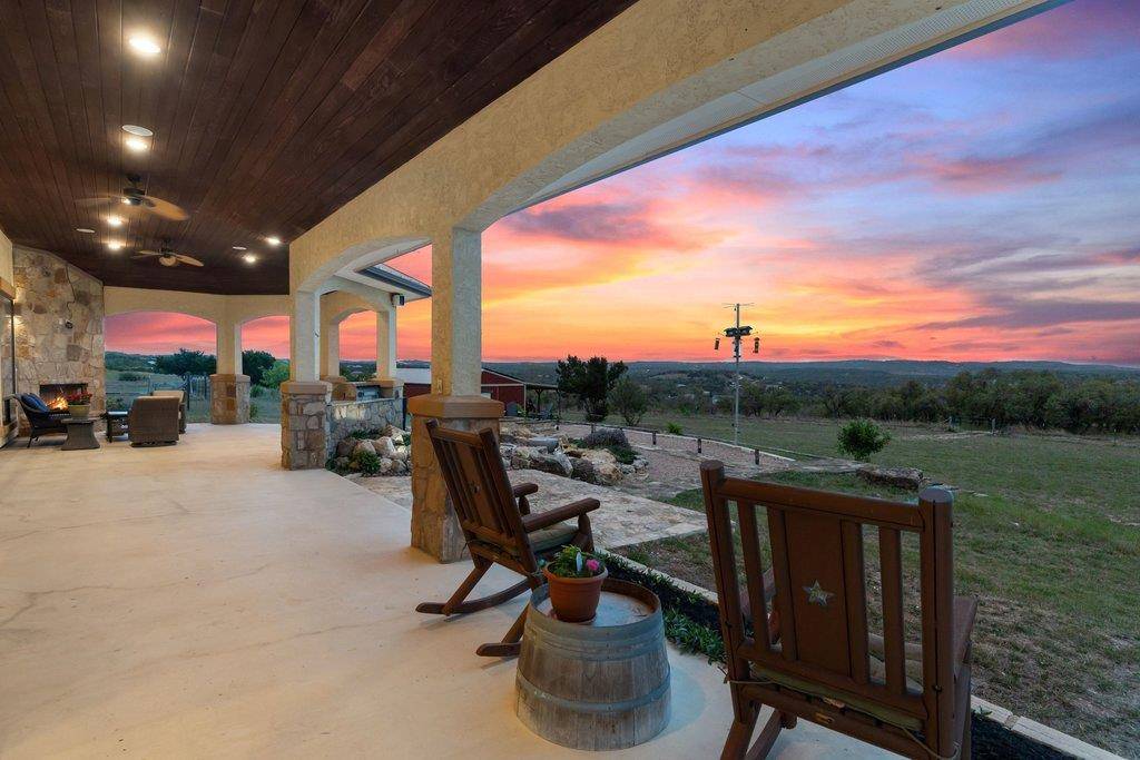 733 Dawn VW, Dripping Springs, TX 78620