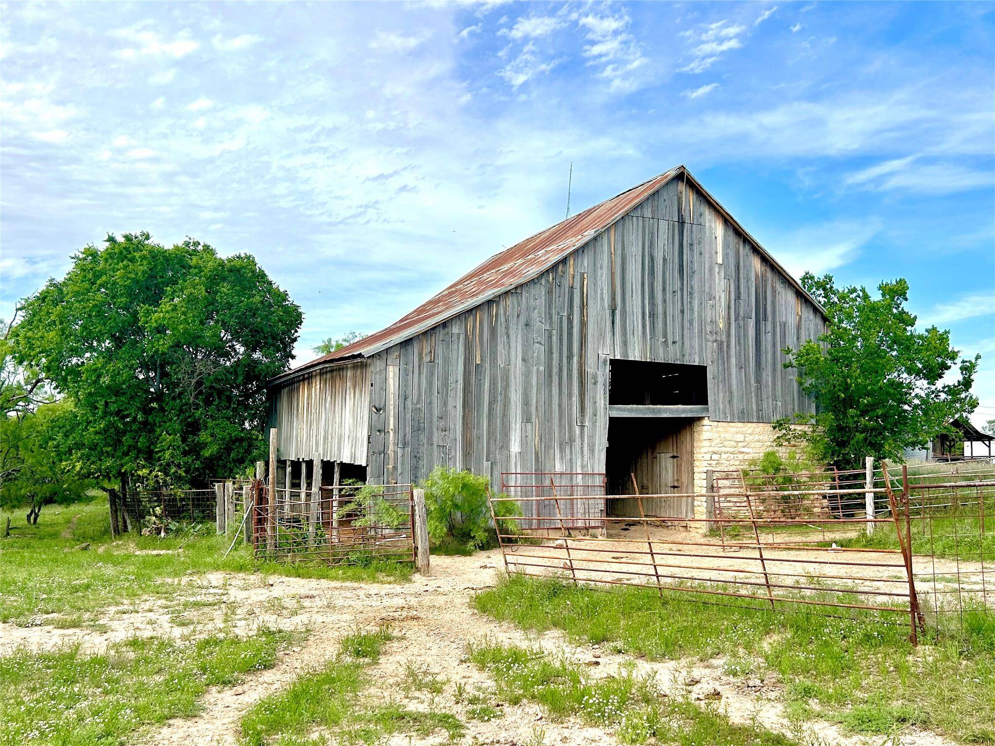 16833 County Road 2200, Lometa, TX 76853