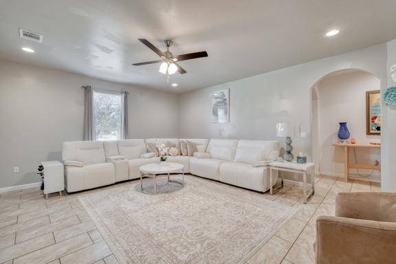 440 E Clark ST, Bartlett, TX 76511