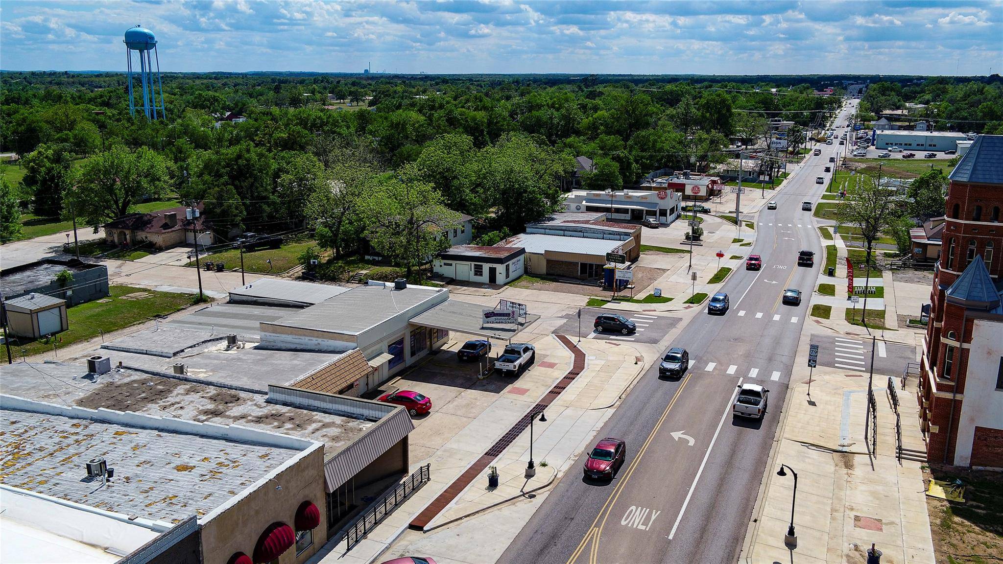 139 W Cameron Ave, Rockdale, TX 76567