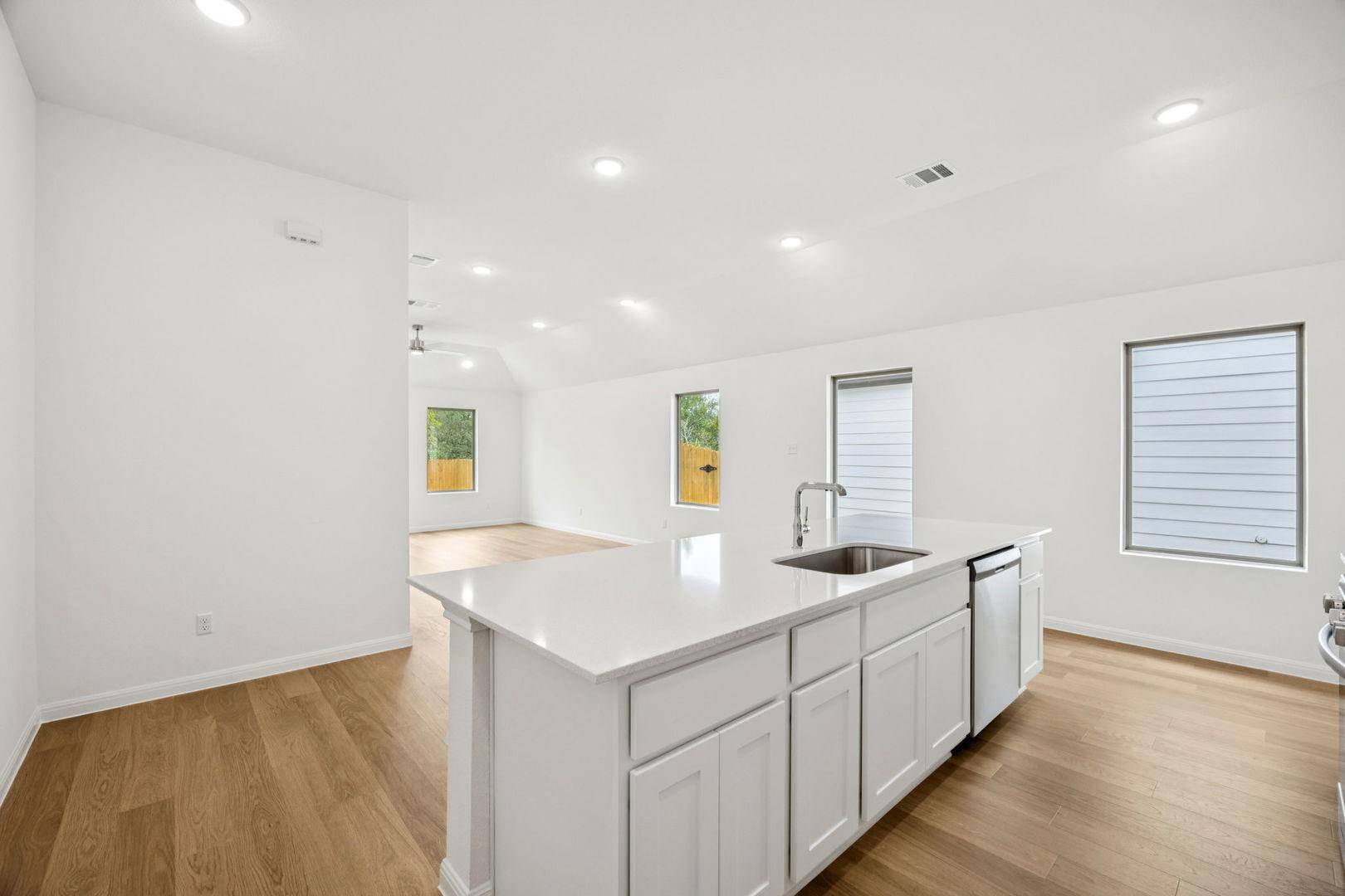 176 Hornet ST, Elgin, TX 78621