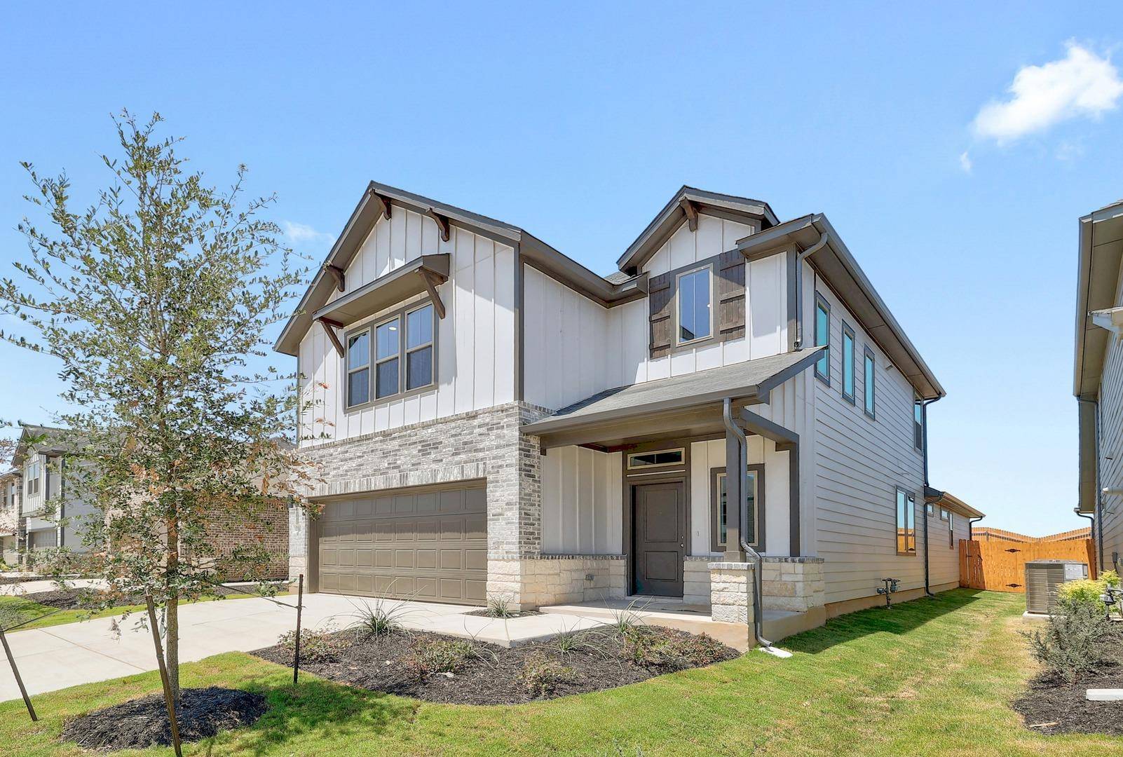 210 Hornet ST, Elgin, TX 78621