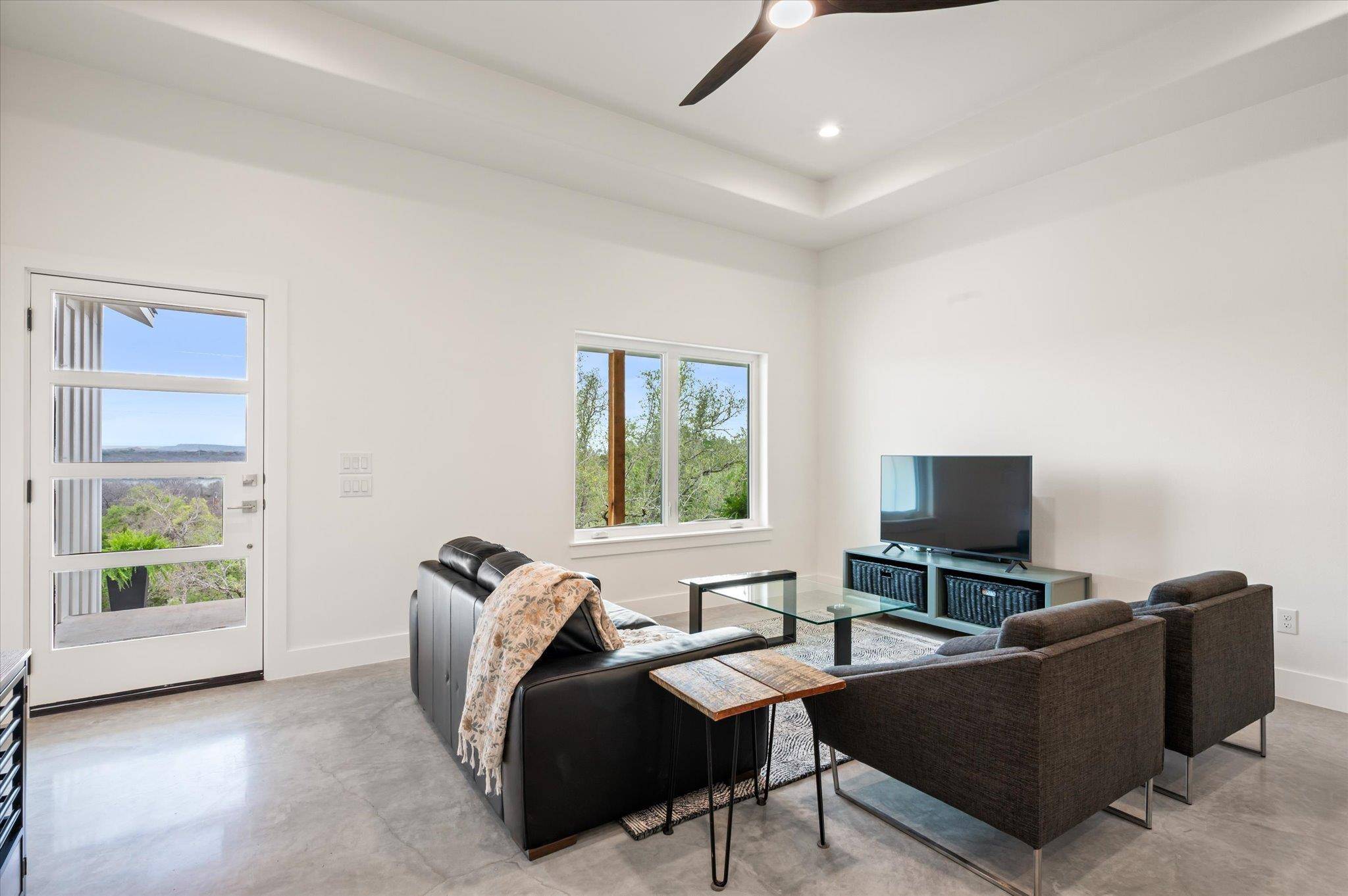 405 Taylor DR, Horseshoe Bay, TX 78657