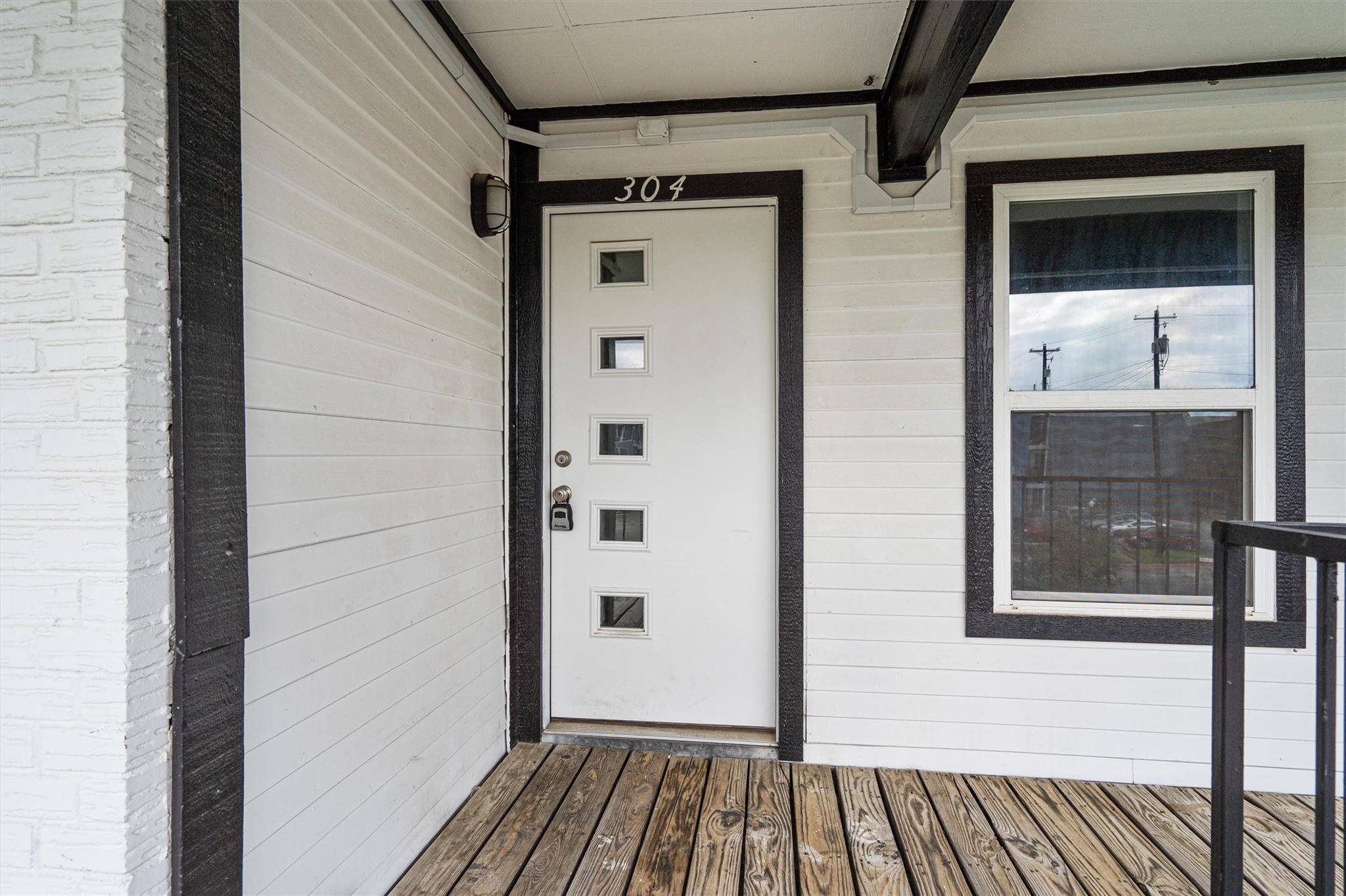 6409 Burns ST #304, Austin, TX 78752