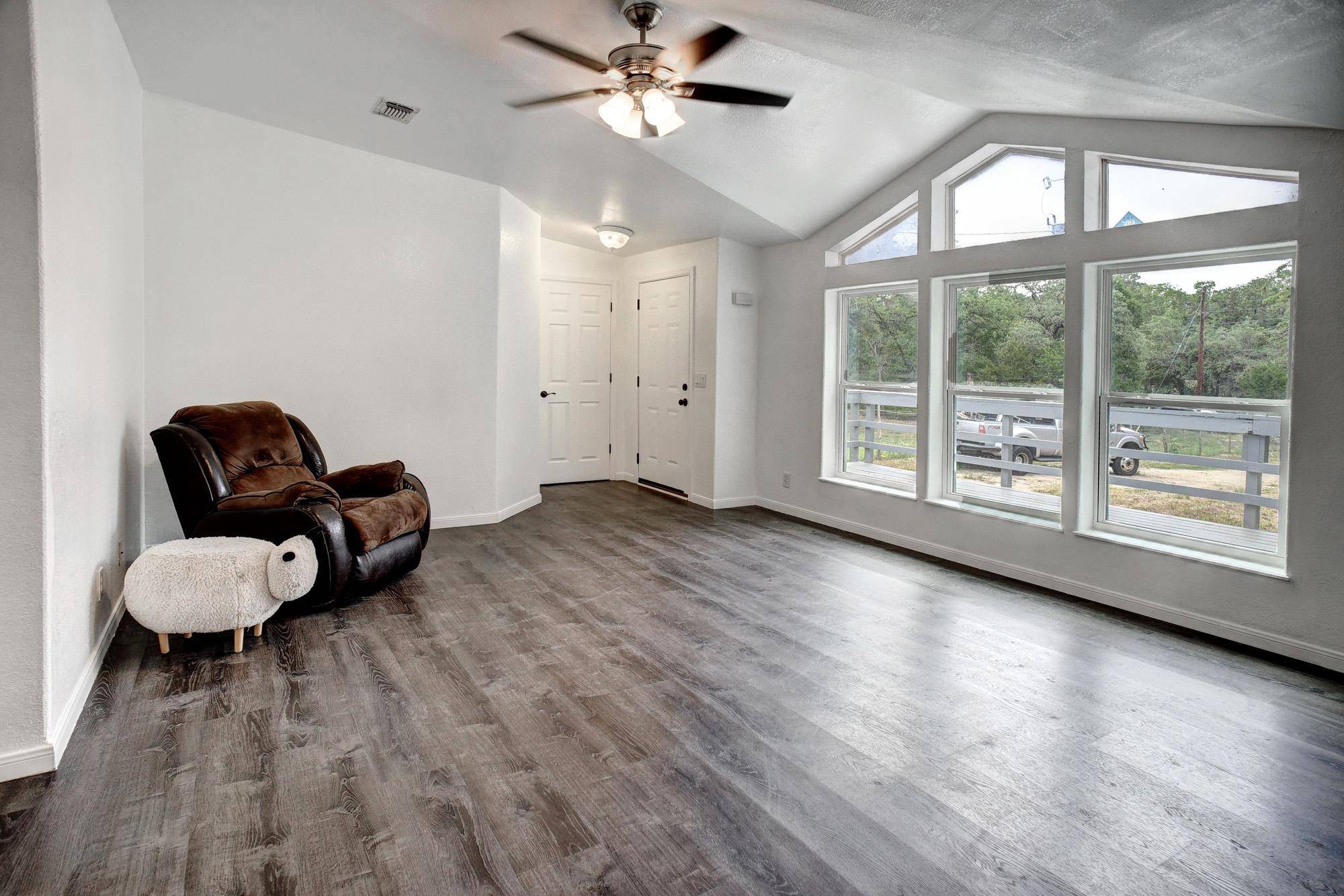 127 Serenity DR, Bastrop, TX 78602