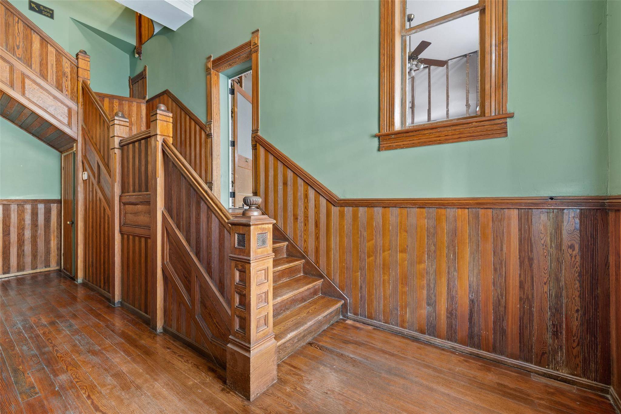 109 E 10th ST, Austin, TX 78701