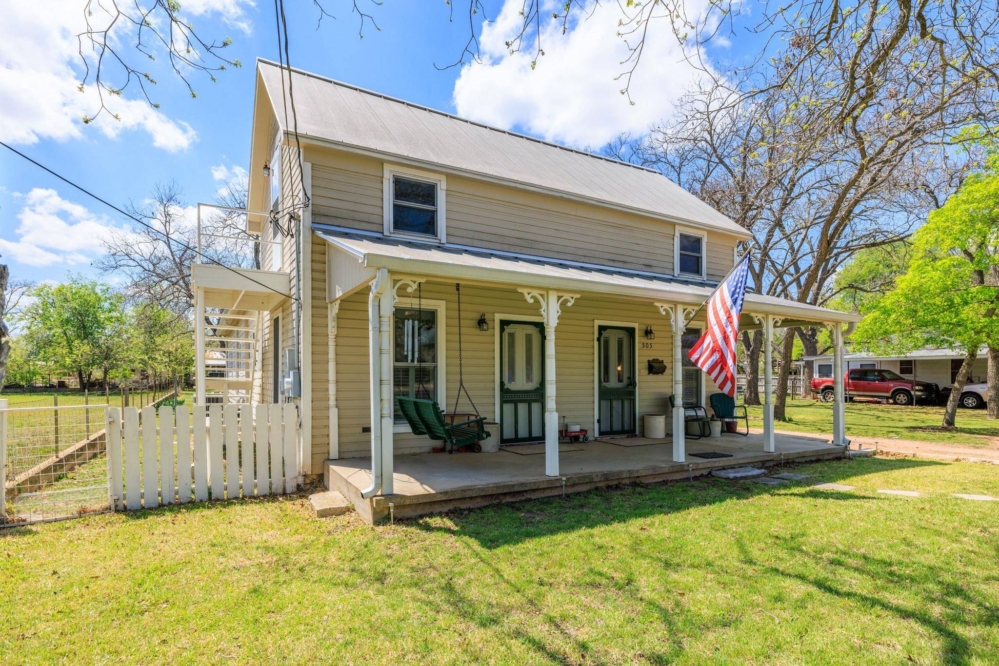 505 W San Antonio ST, Fredericksburg, TX 78624