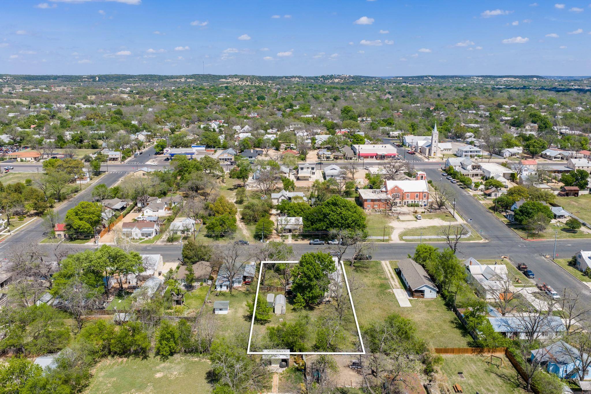 505 W San Antonio ST, Fredericksburg, TX 78624