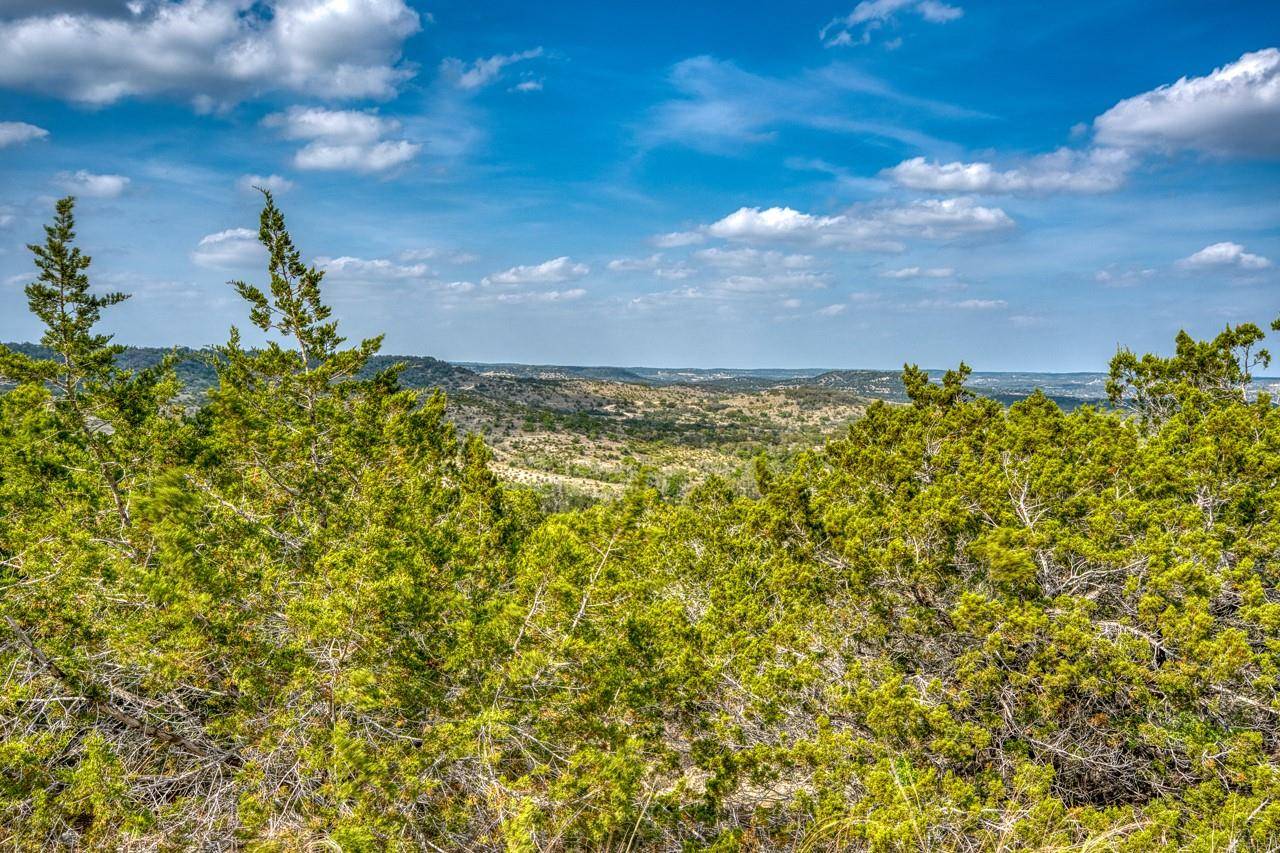 218 Saddle Wood TRL, Comfort, TX 78013
