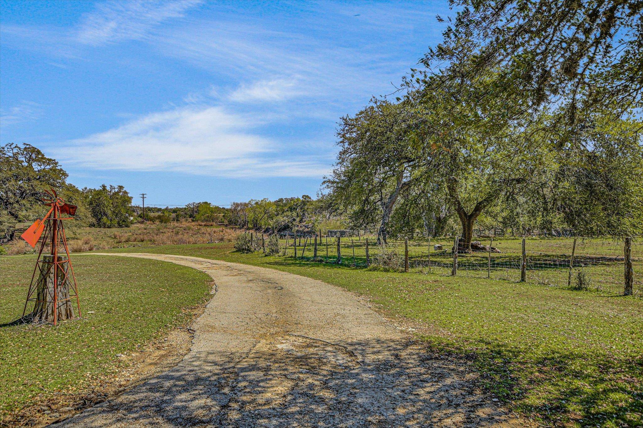 5421 PURGATORY RD, San Marcos, TX 78666