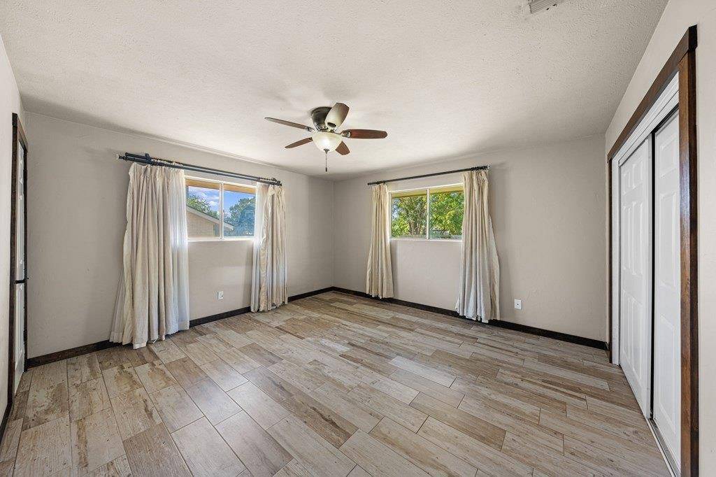 104 Westwood LN, Kerrville, TX 78028