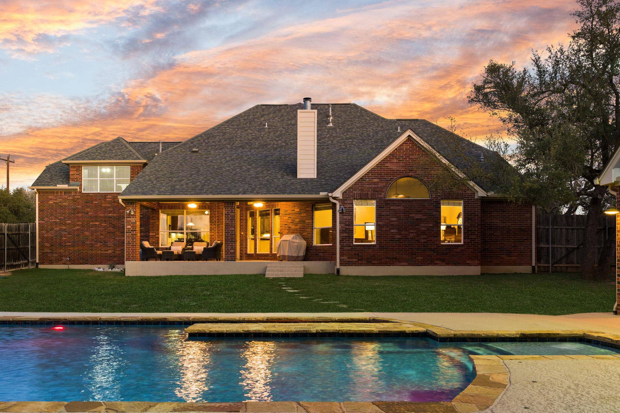 583 W Overlook Mountain RD, Buda, TX 78610