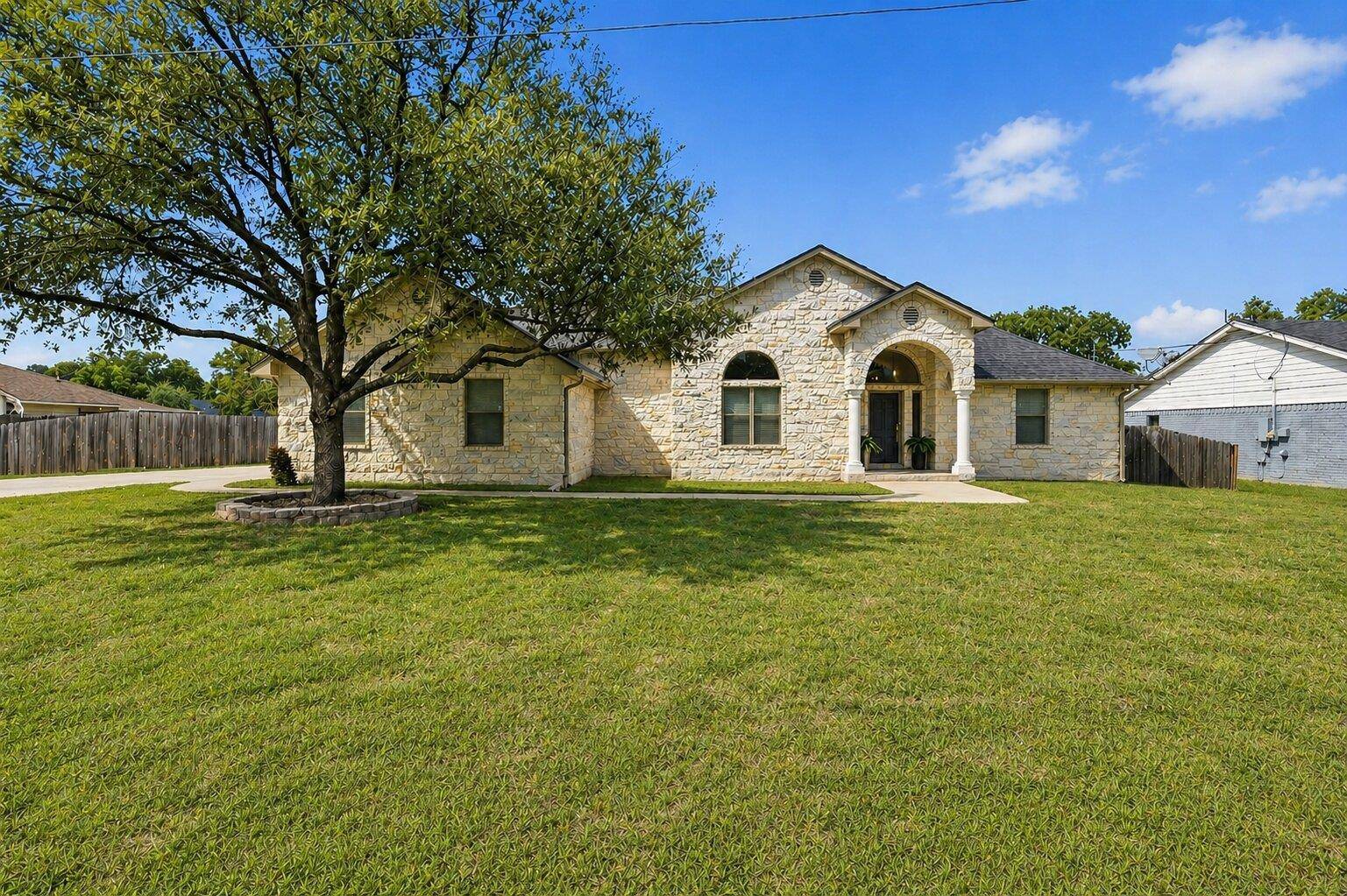 116 Puna LN, Bastrop, TX 78602