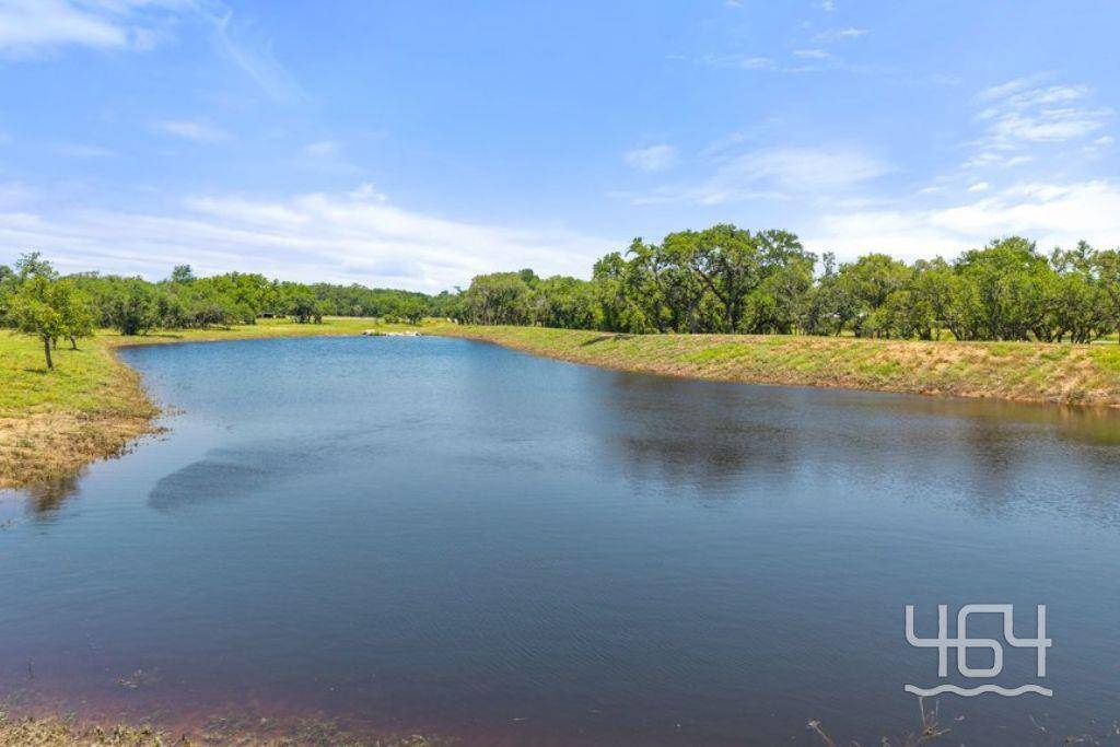 59 Balcones DR, Johnson City, TX 78636