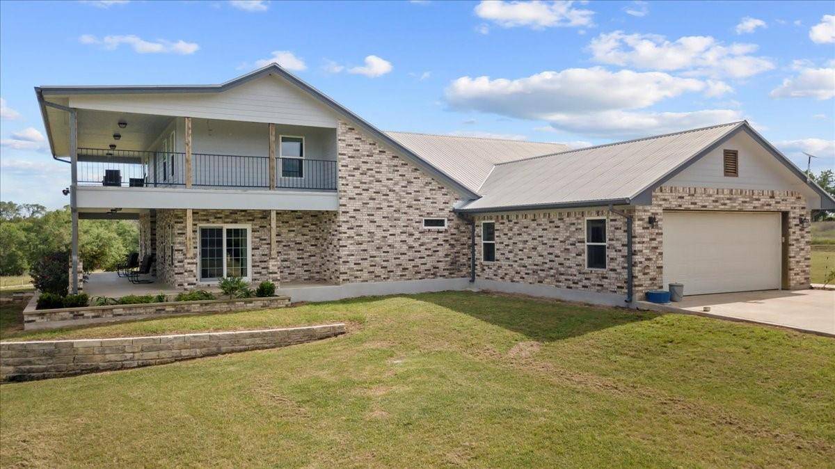 1883 Watterson RD, Red Rock, TX 78662
