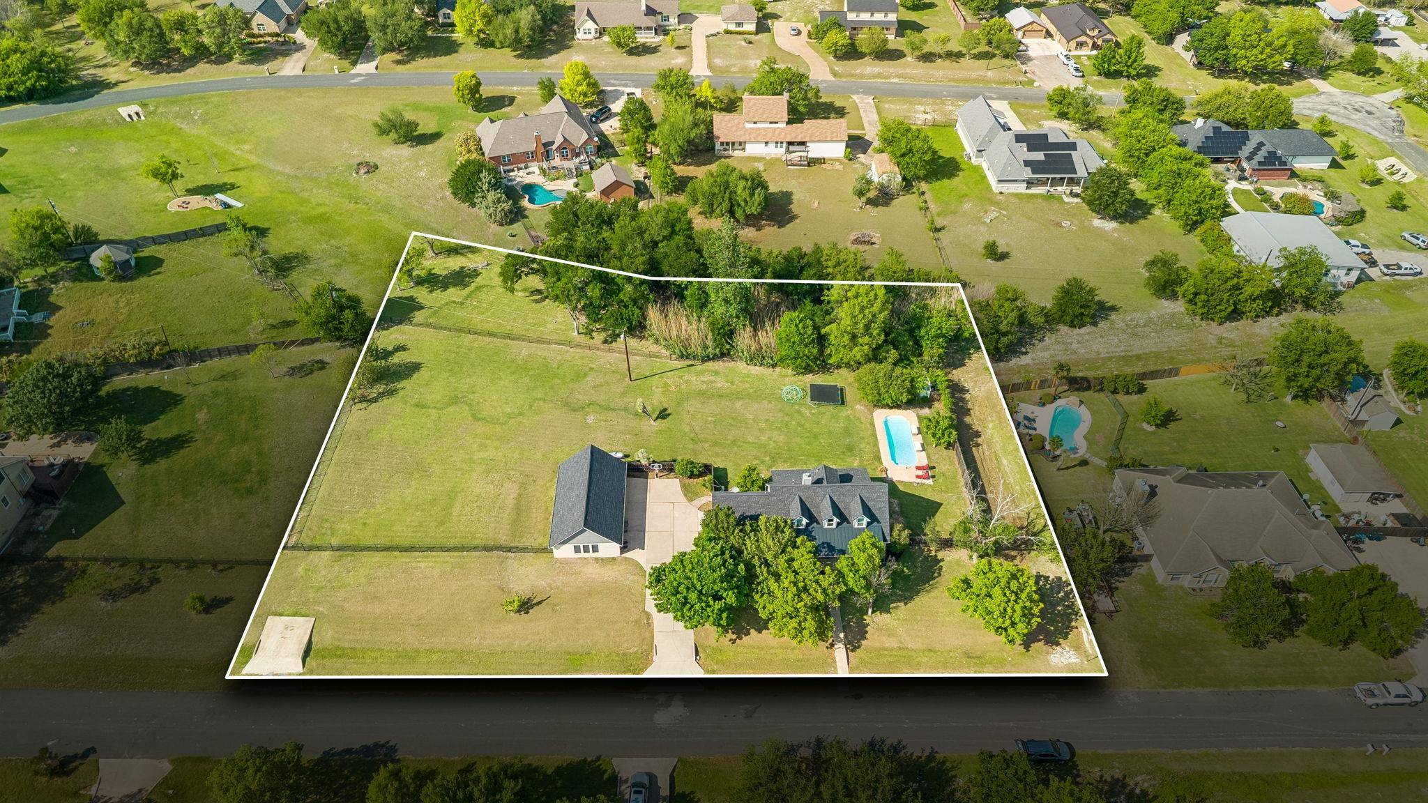 205 Morningside CIR, Hutto, TX 78634