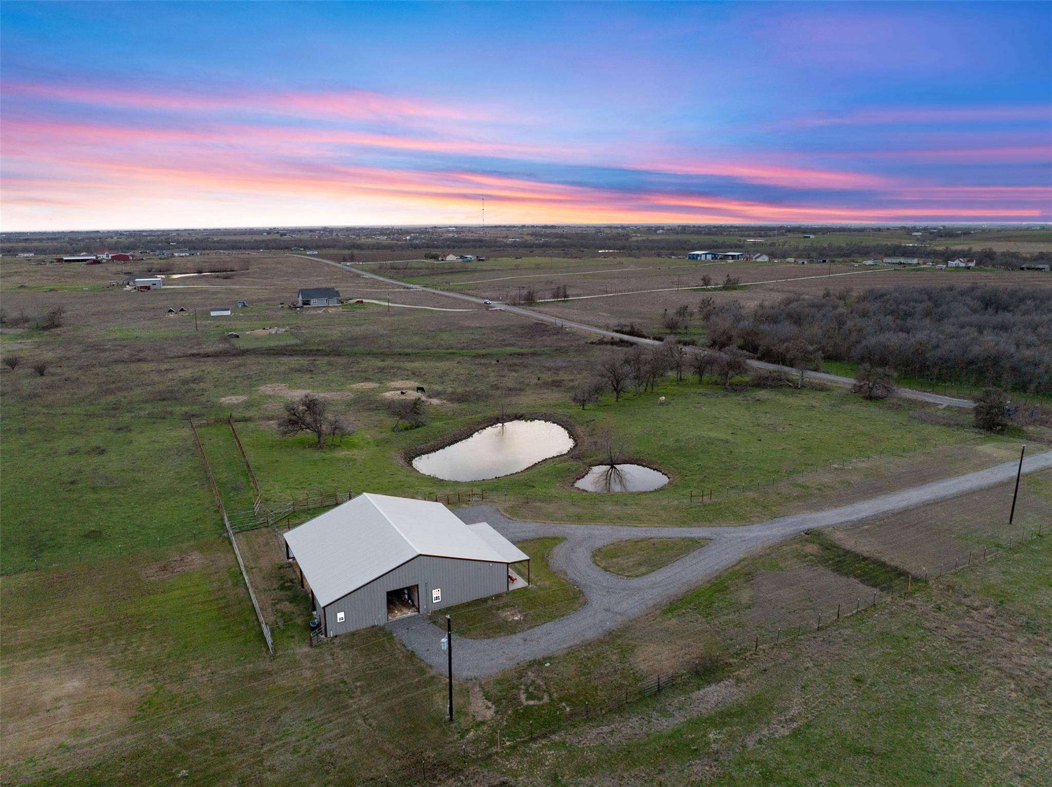 700 County Road 466, Elgin, TX 78621