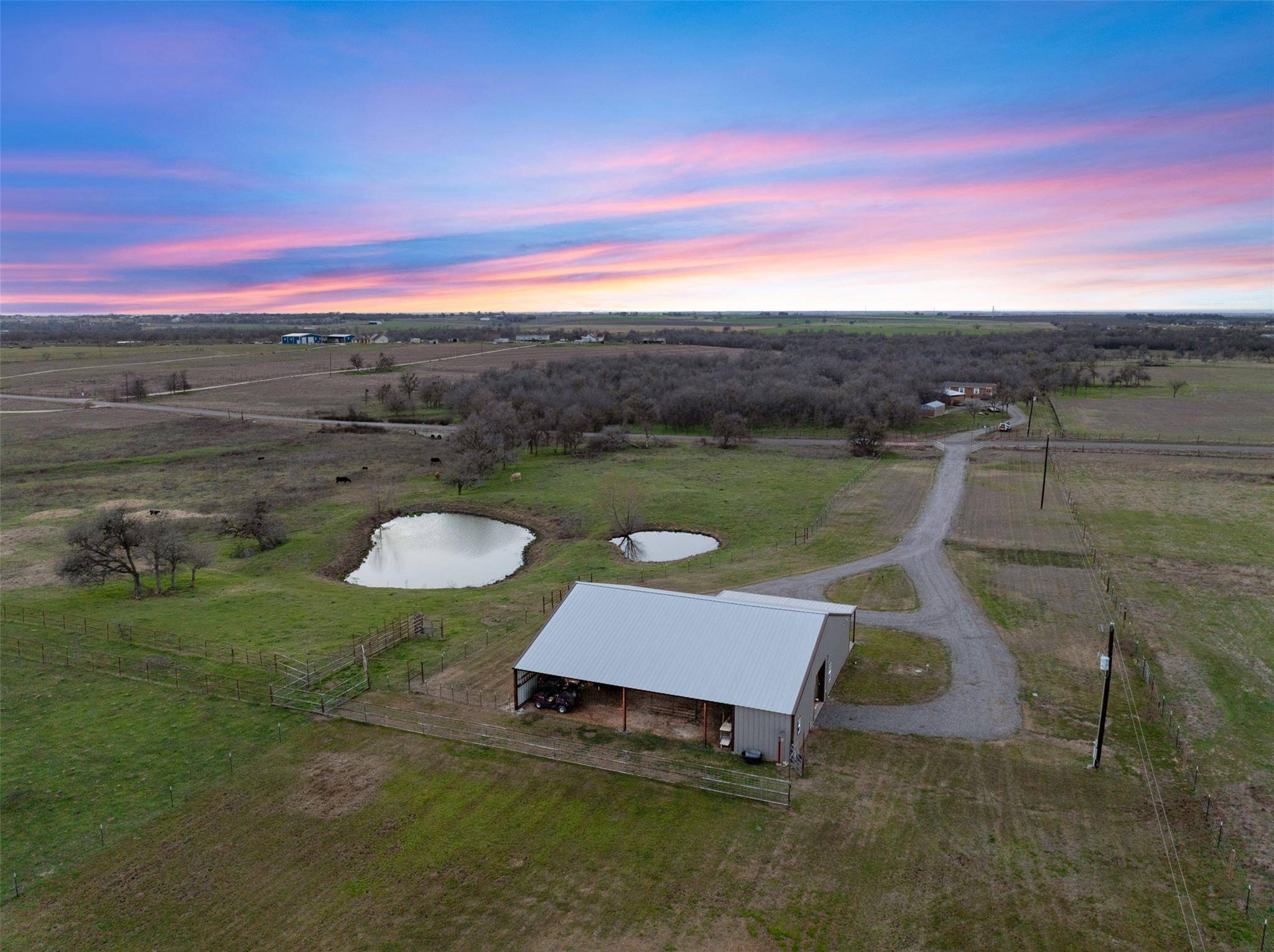 700 County Road 466, Elgin, TX 78621