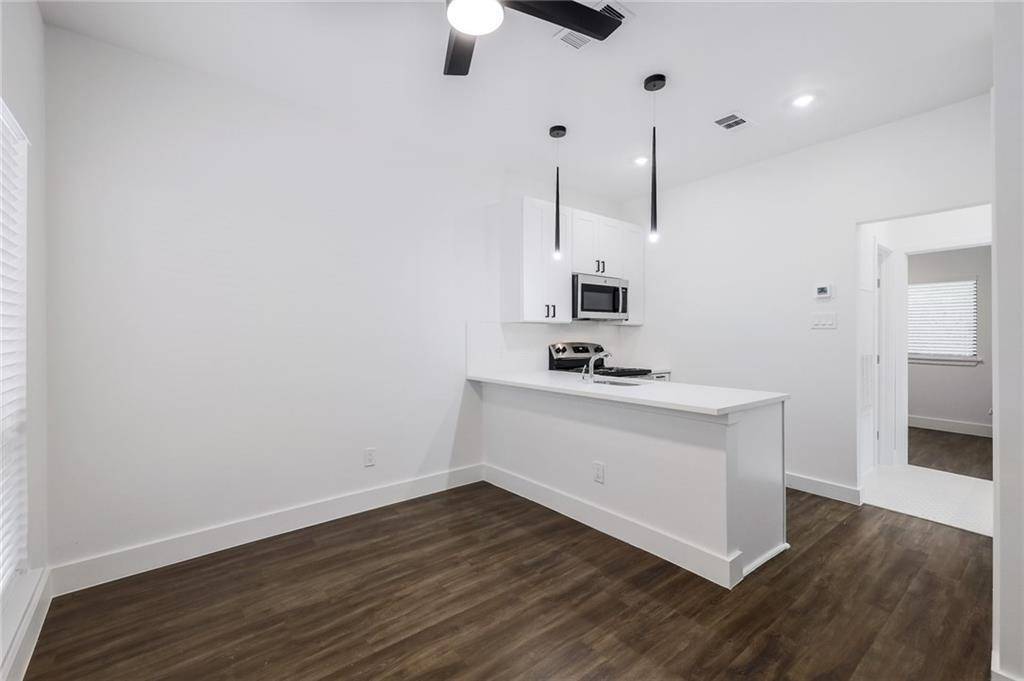 908 Poplar ST #105, Austin, TX 78705