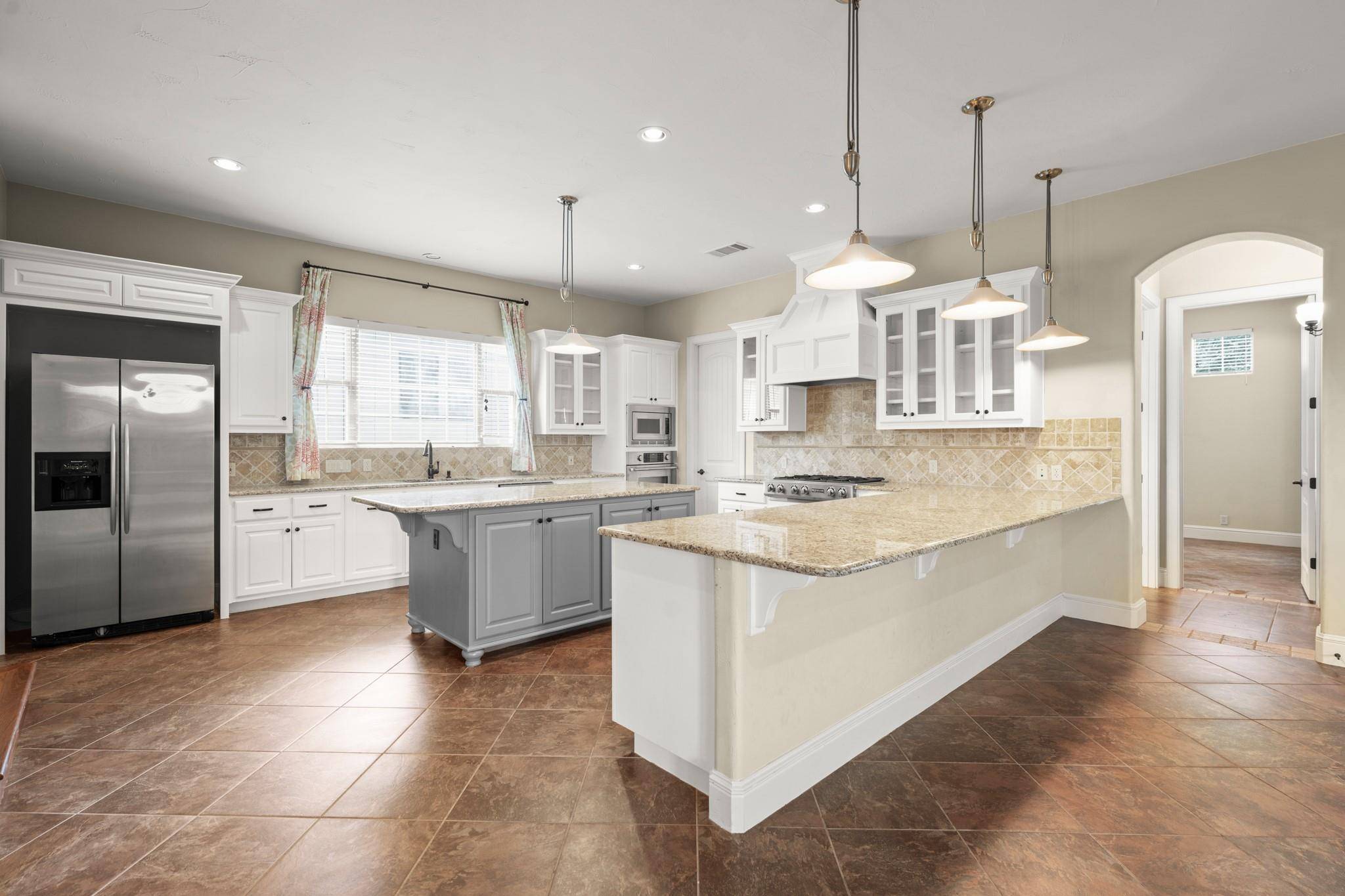 519 Golden Bear DR, Austin, TX 78738