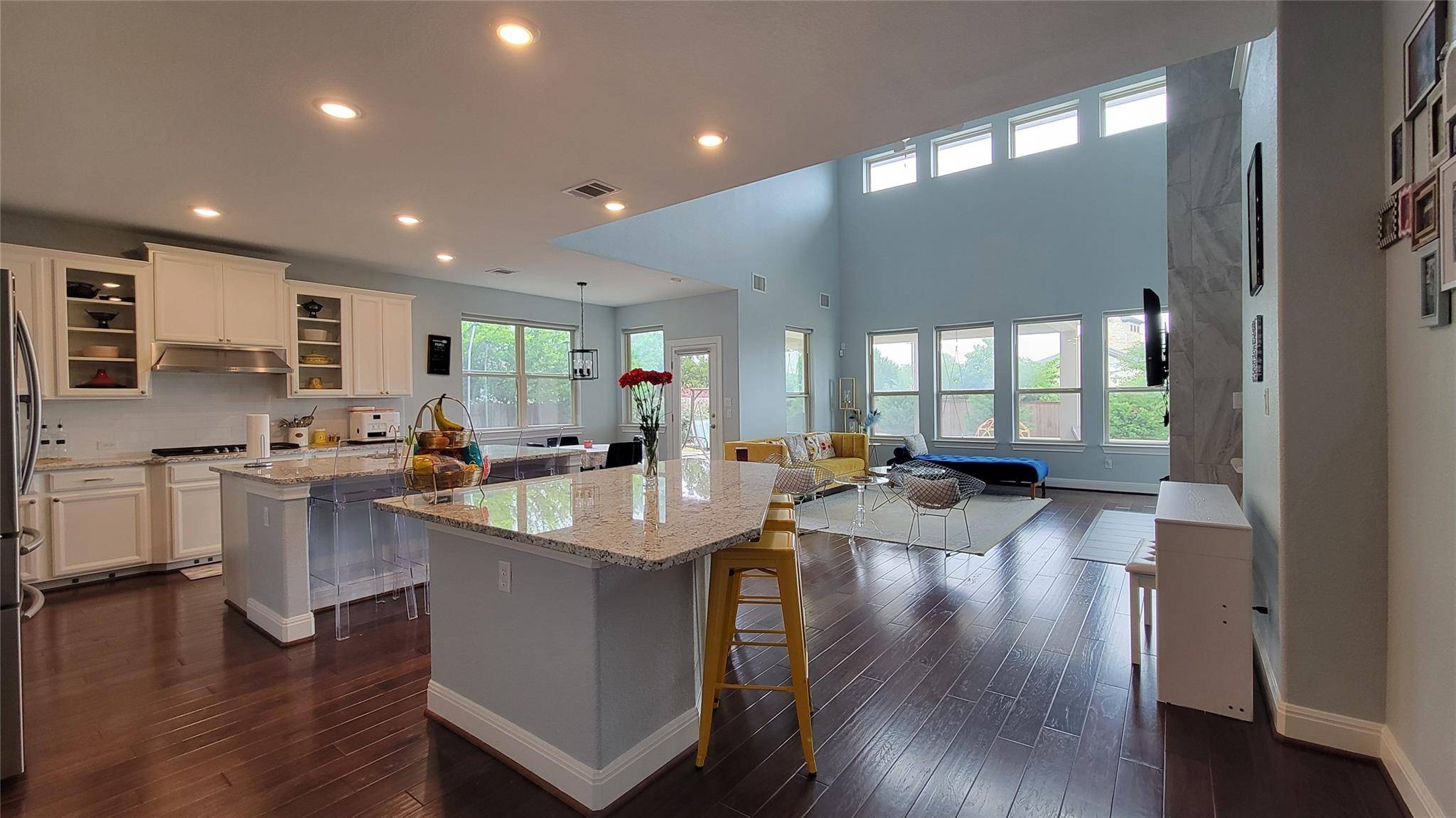 15824 Cinca Terra DR, Bee Cave, TX 78738