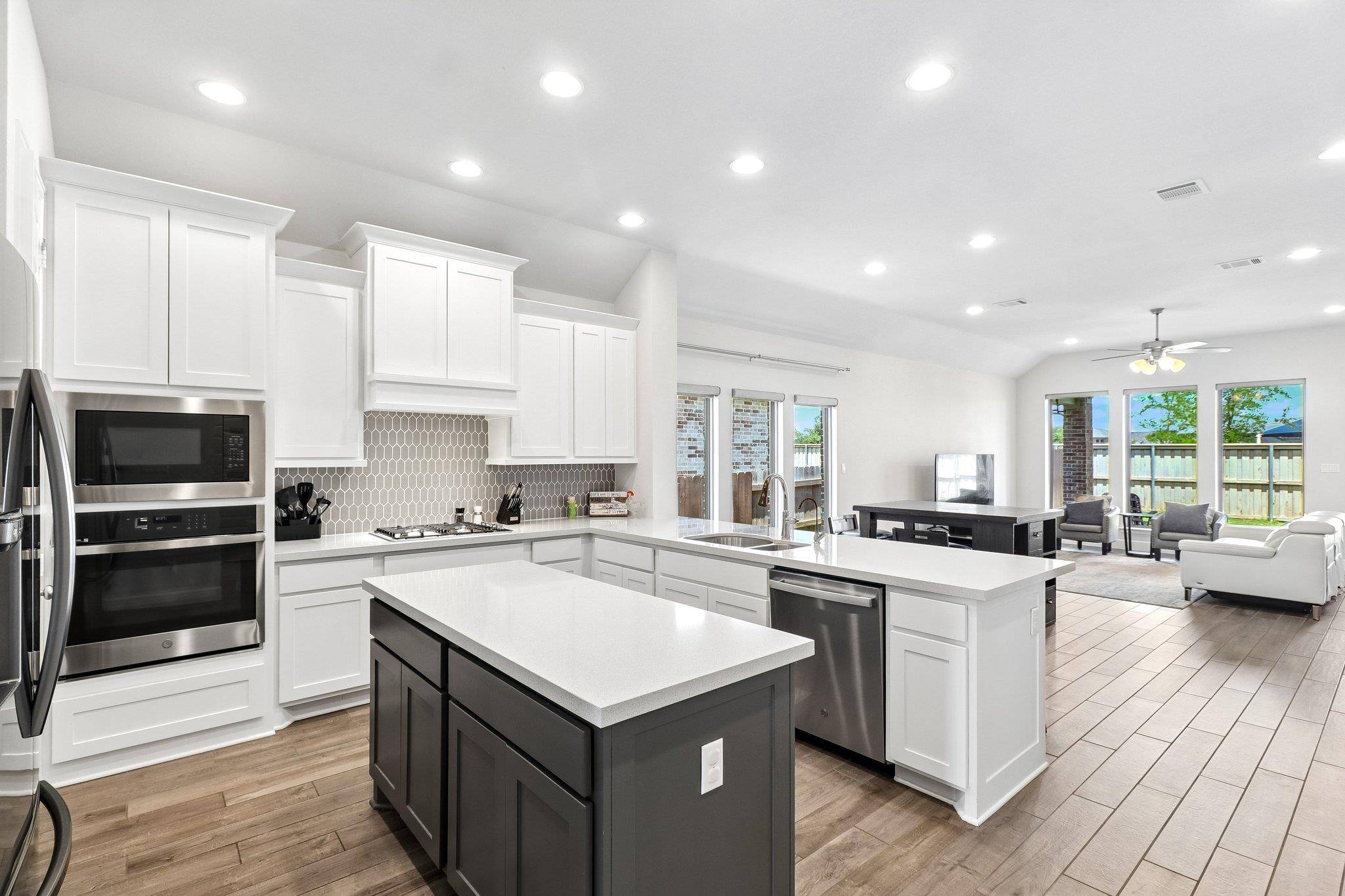 112 Chinaberry BND, Bastrop, TX 78602