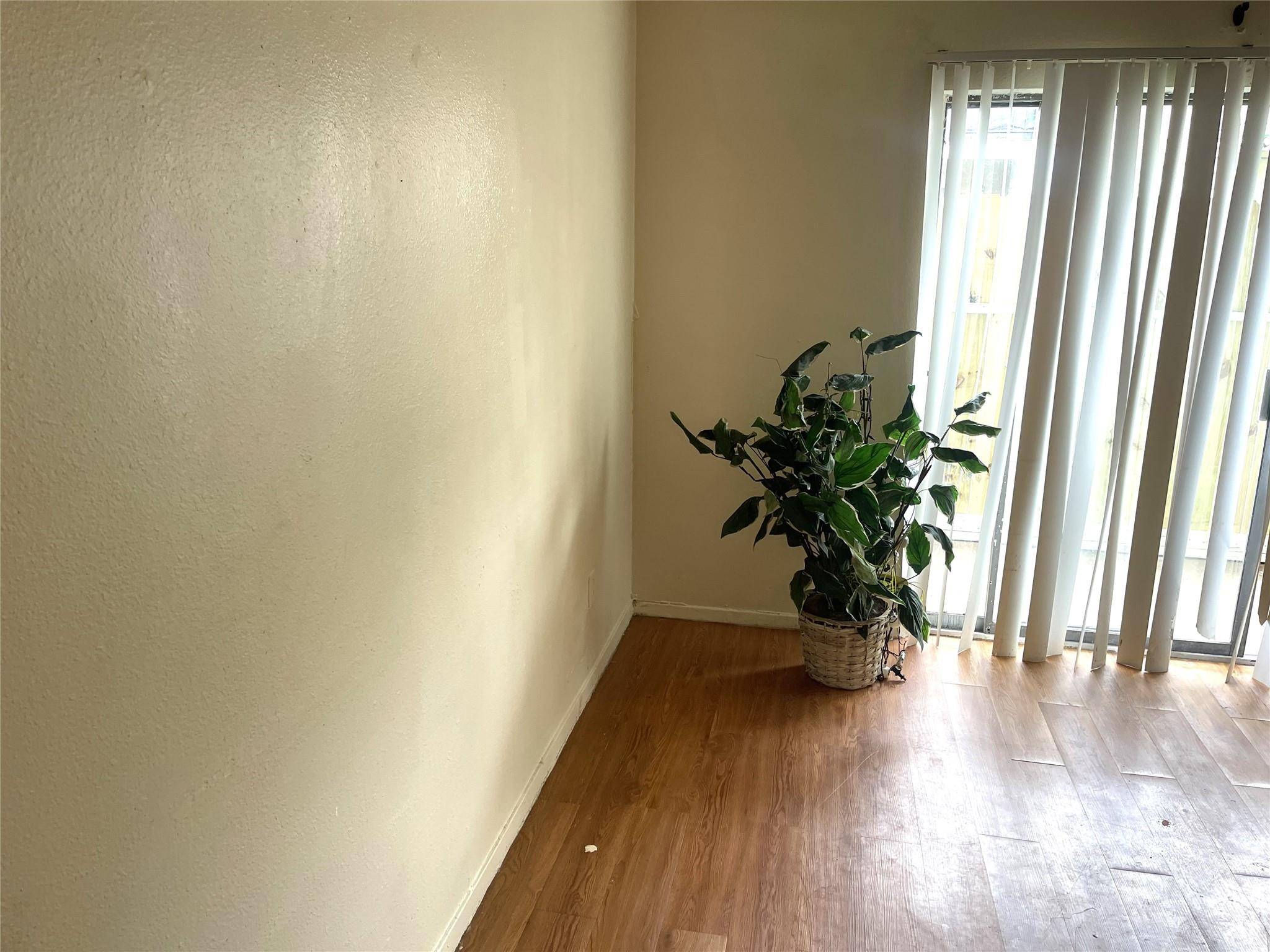 1902 WEST LOOP #B-1, Austin, TX 78758