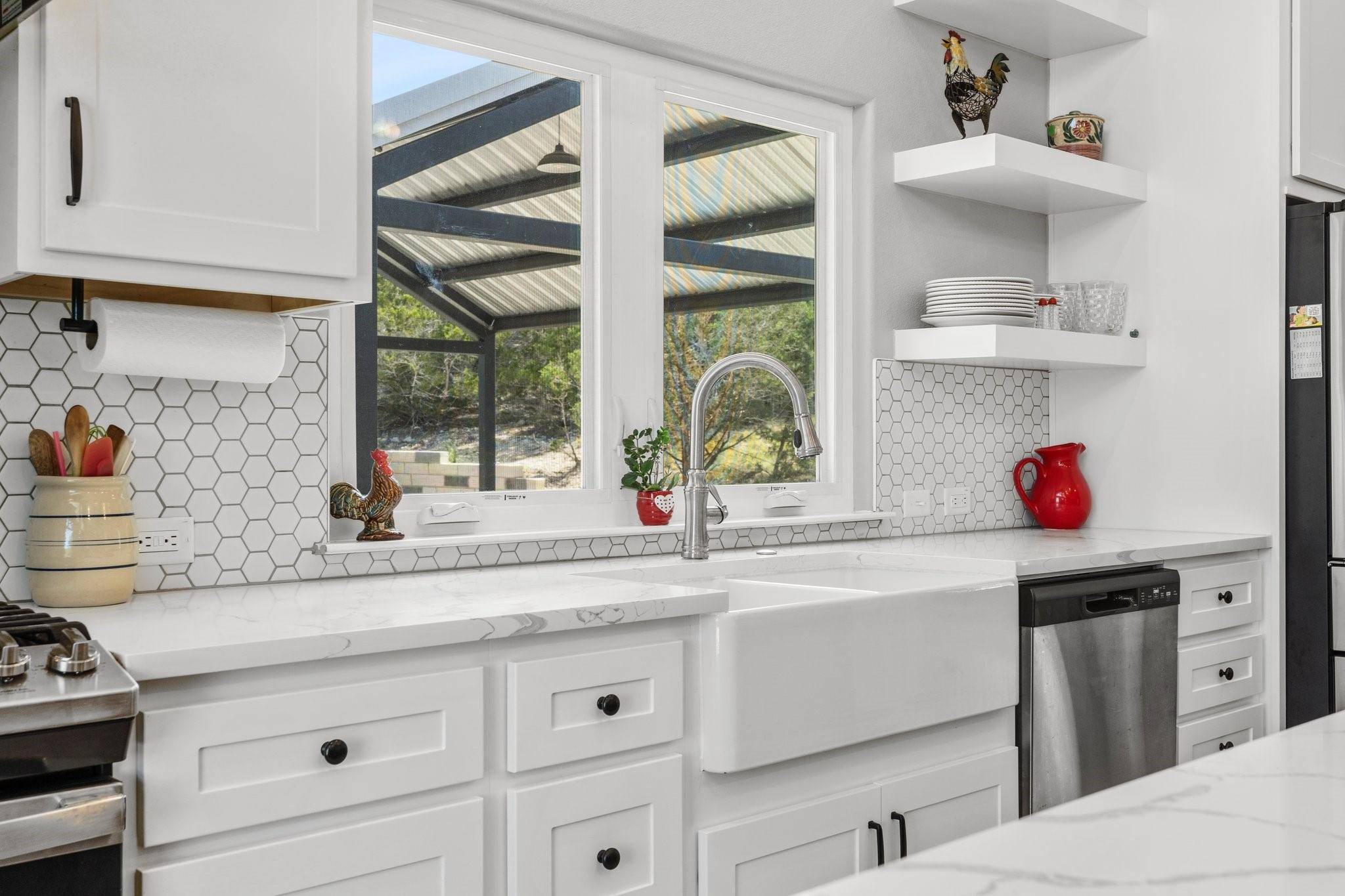 631 Lakeside DR, Wimberley, TX 78676