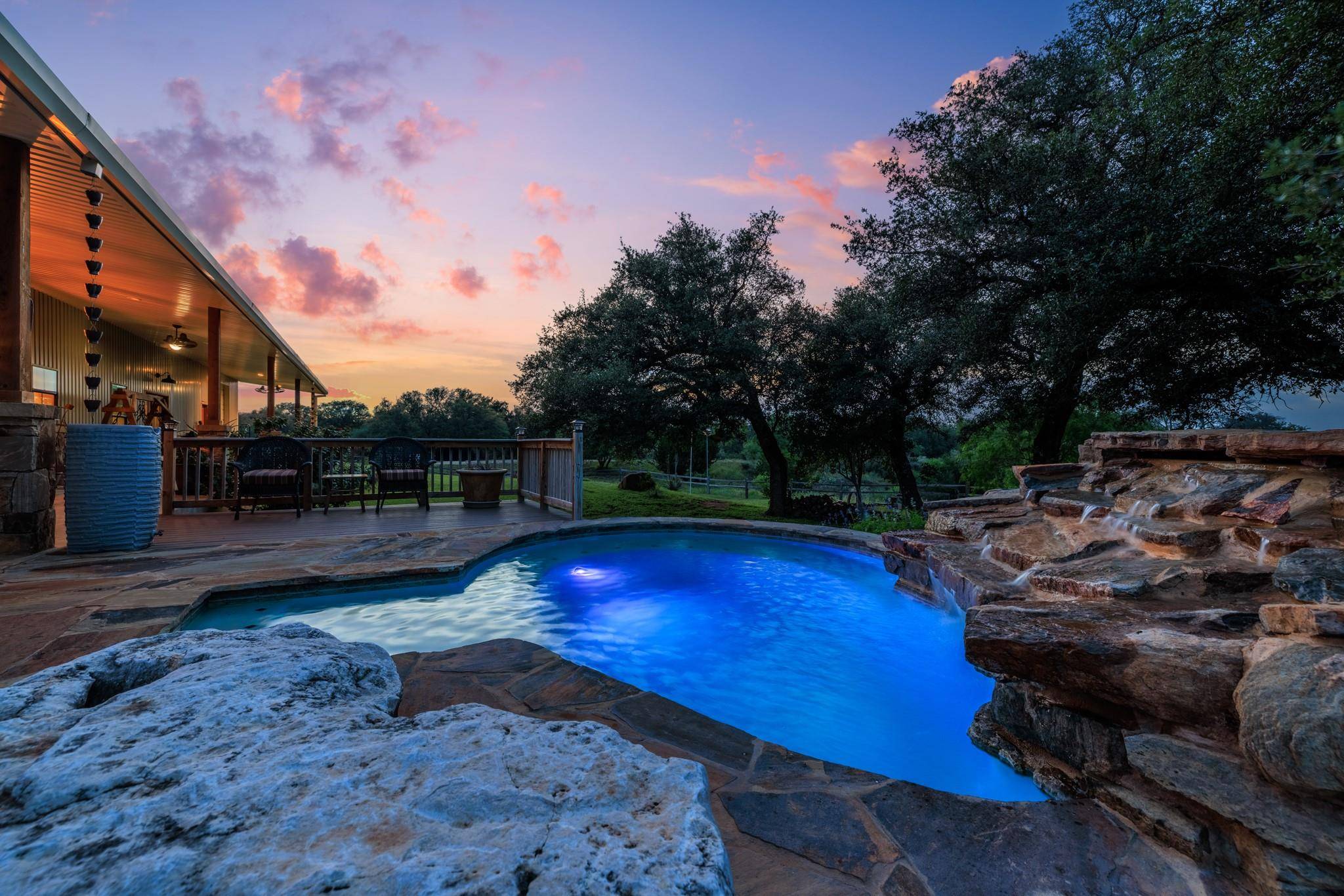 3724 Ranch Road 3347, Round Mountain, TX 78663
