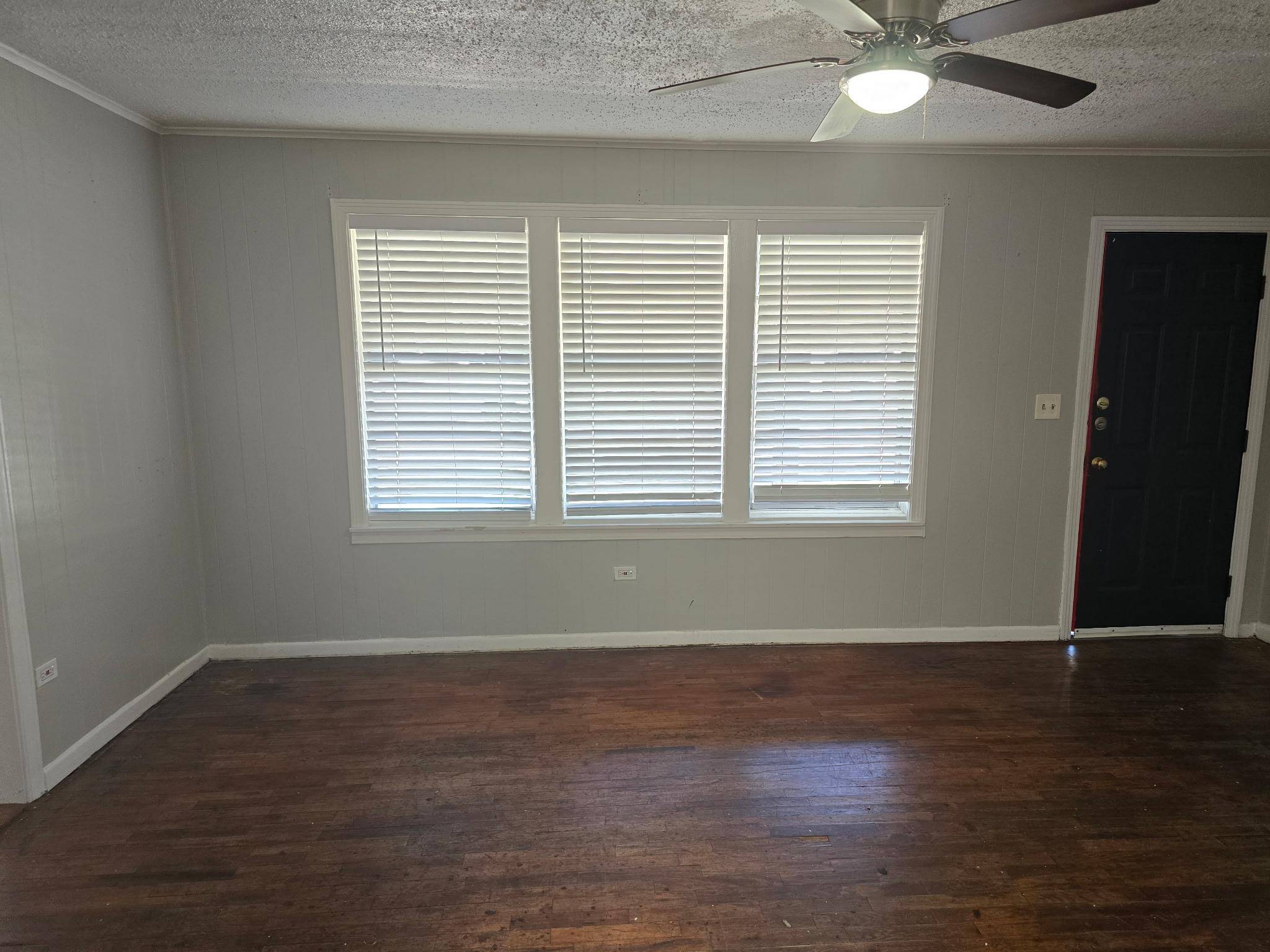 305 N 5th ST, Thorndale, TX 76577