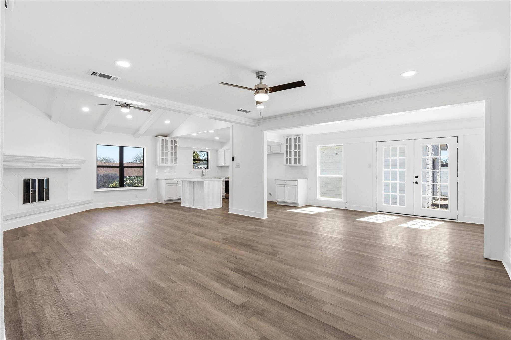 100 Howard DR, Schertz, TX 78154