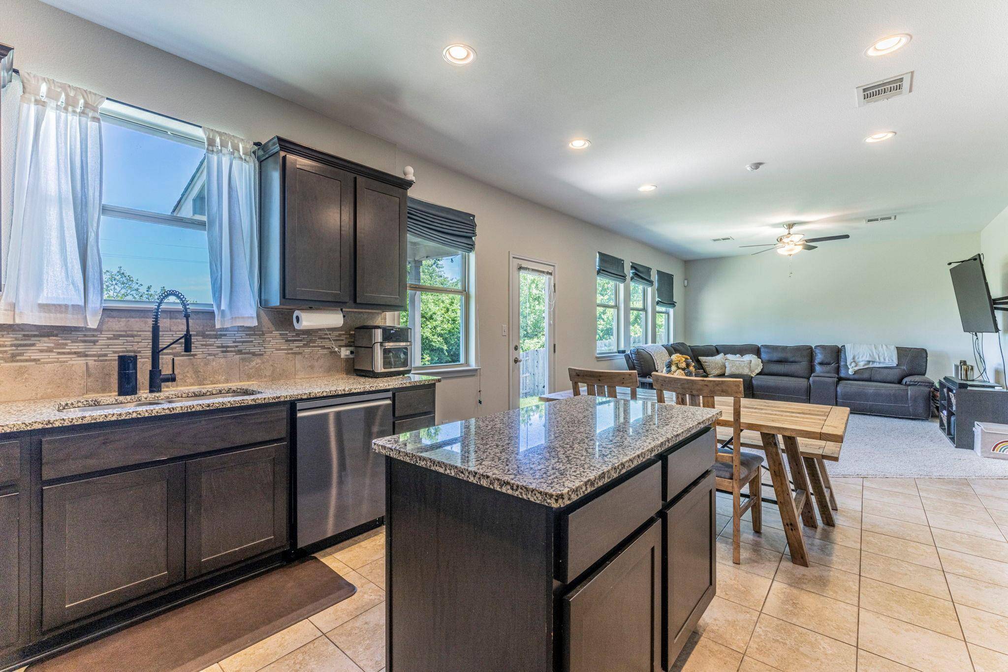 20205 Navarre TER, Pflugerville, TX 78660
