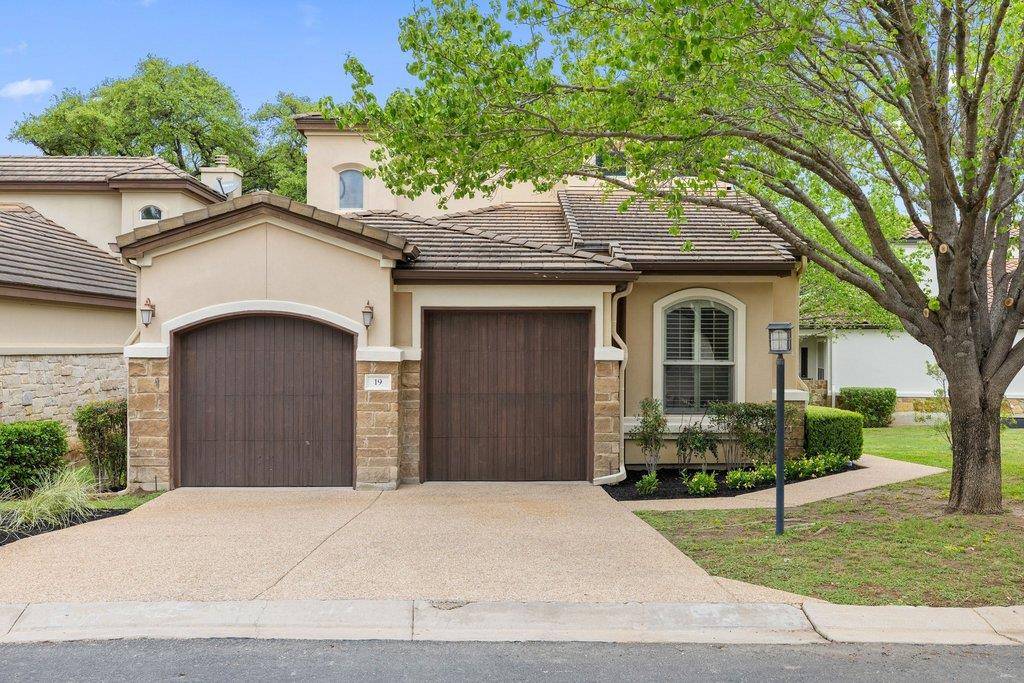 19 Chandon LN, Lakeway, TX 78734