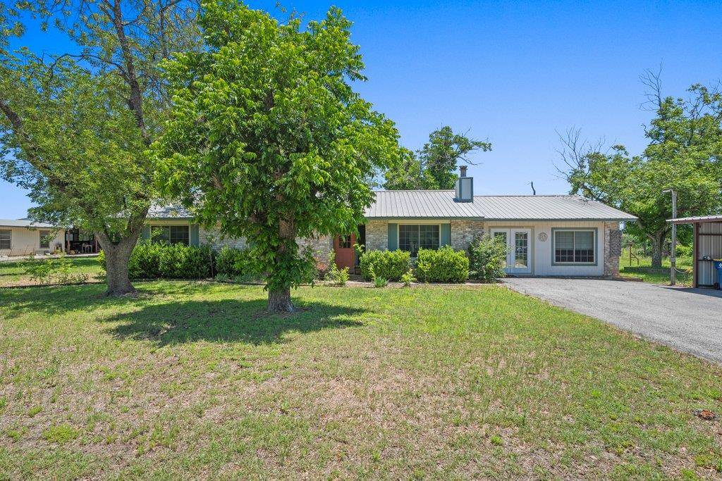 1961 Bolton RD, Marion, TX 78124