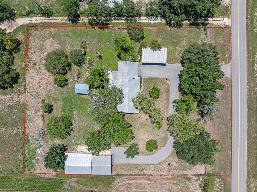 1961 Bolton RD, Marion, TX 78124
