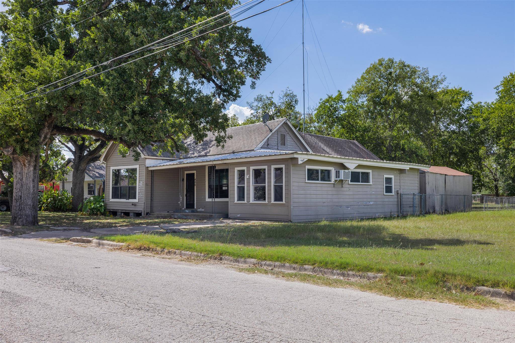488 Seventh St, Somerville, TX 77879