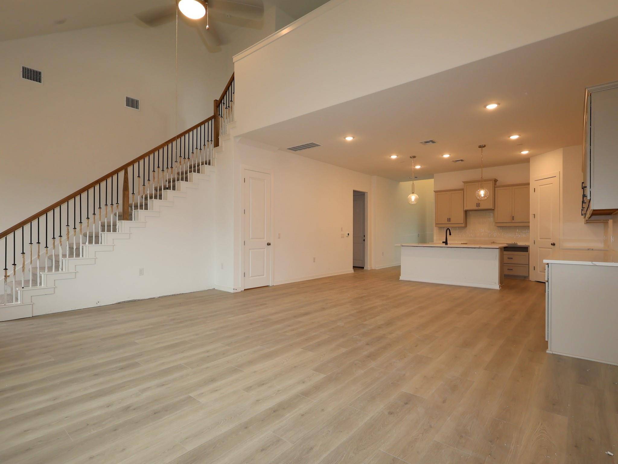 261 Callahan LOOP, Buda, TX 78610