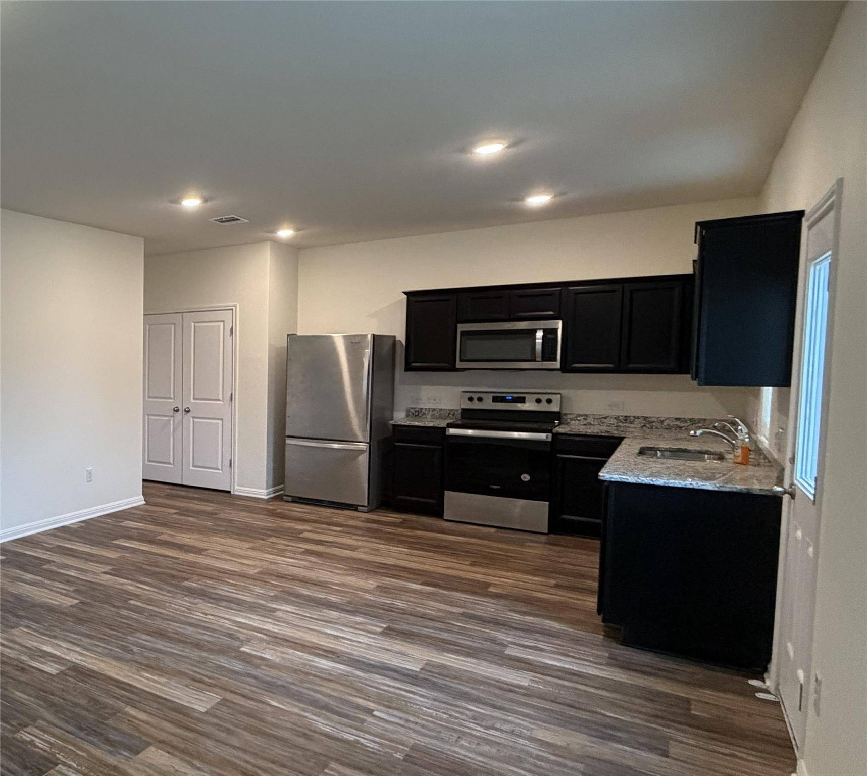 364 Bell Rings DR, Jarrell, TX 76537