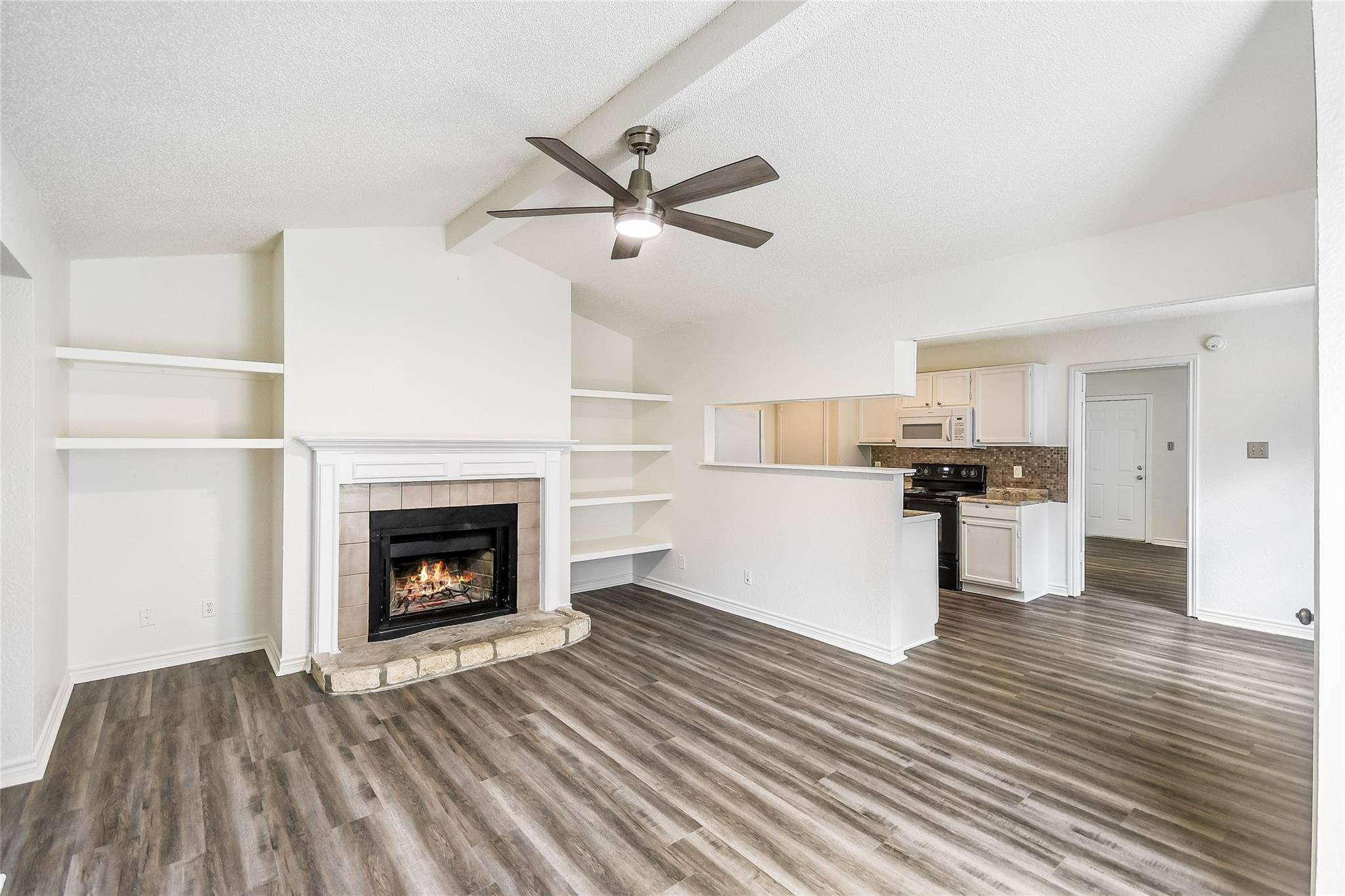 526 Cutty TRL #A, Lakeway, TX 78734