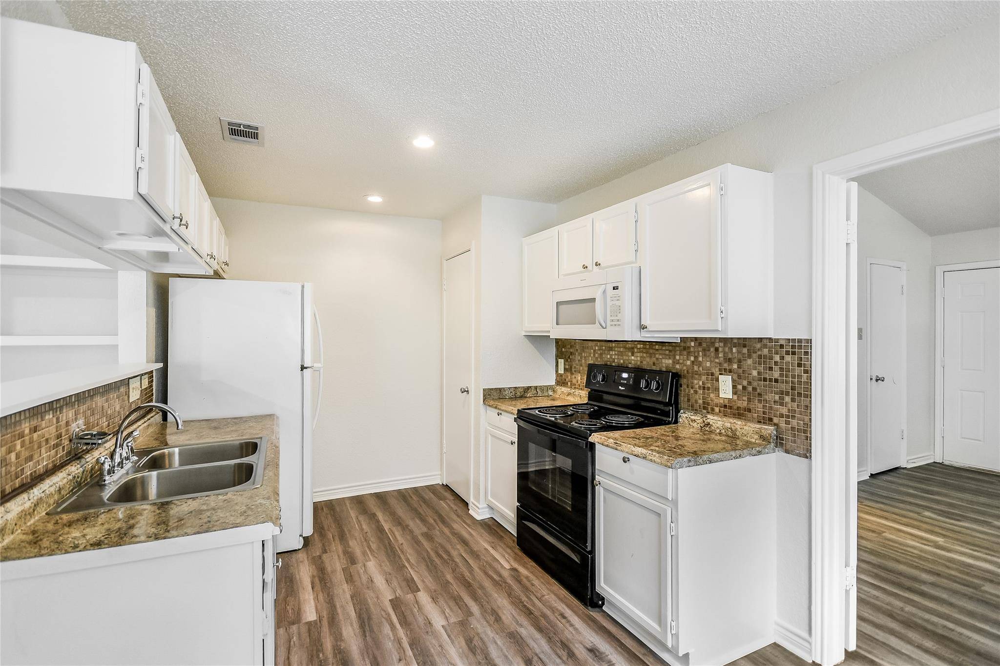 526 Cutty TRL #A, Lakeway, TX 78734