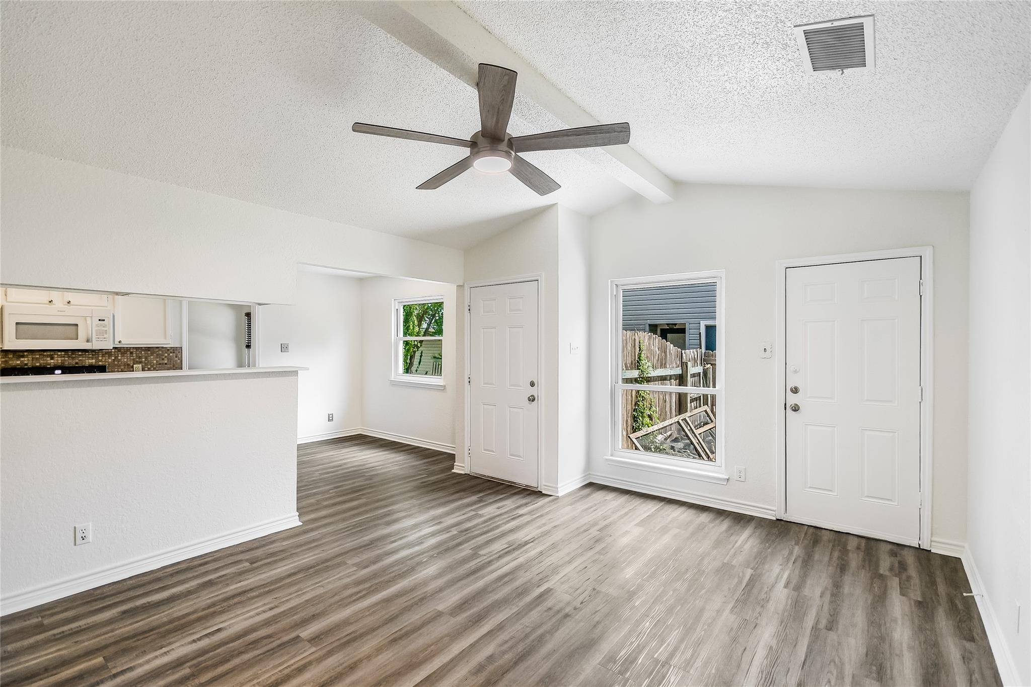 526 Cutty TRL #A, Lakeway, TX 78734