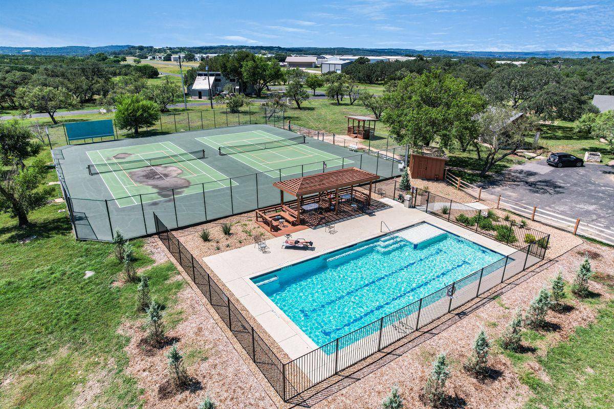 329 Kendall DR, Spicewood, TX 78669