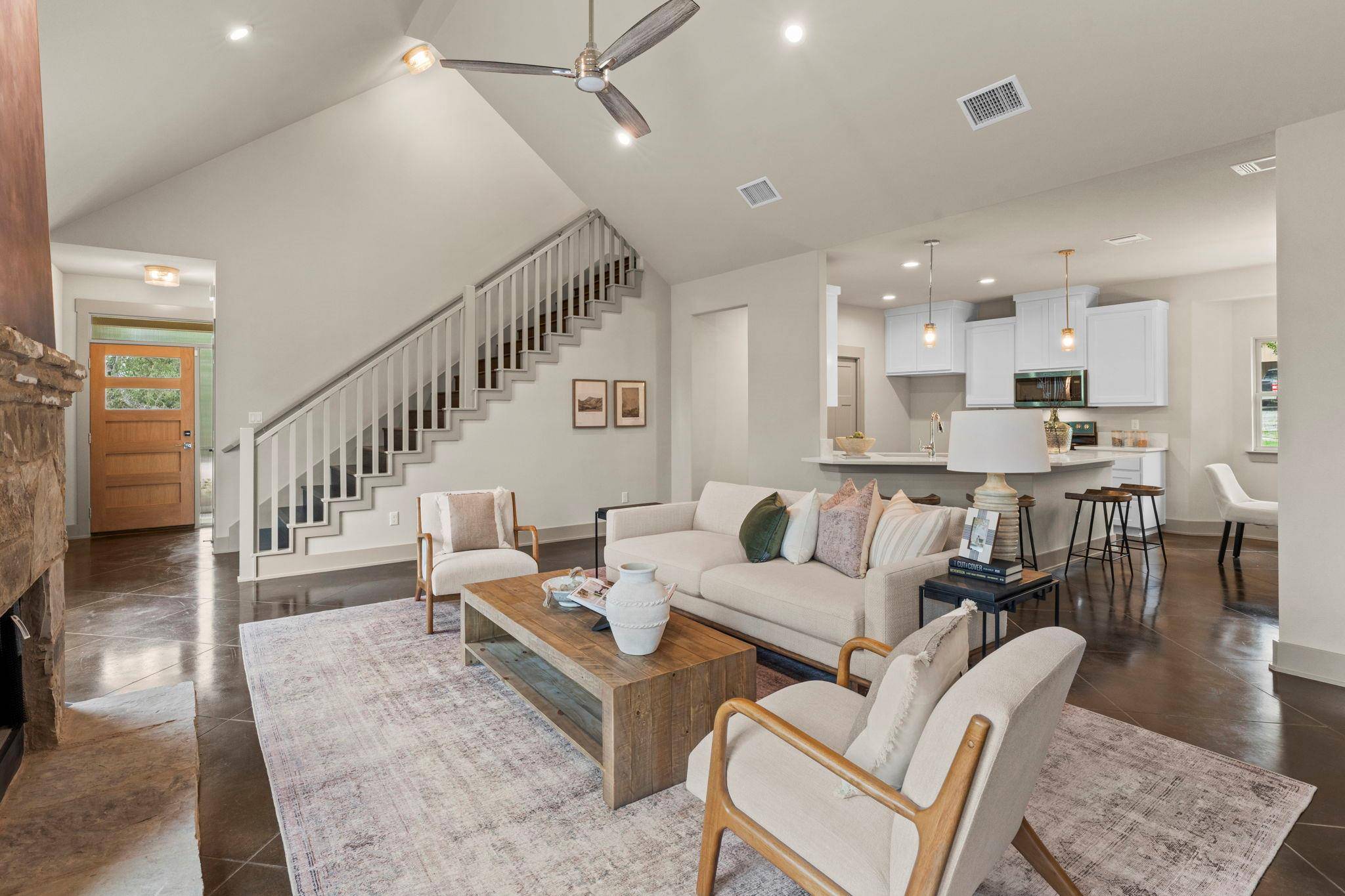 112 Twin Creek CIR, Dripping Springs, TX 78620
