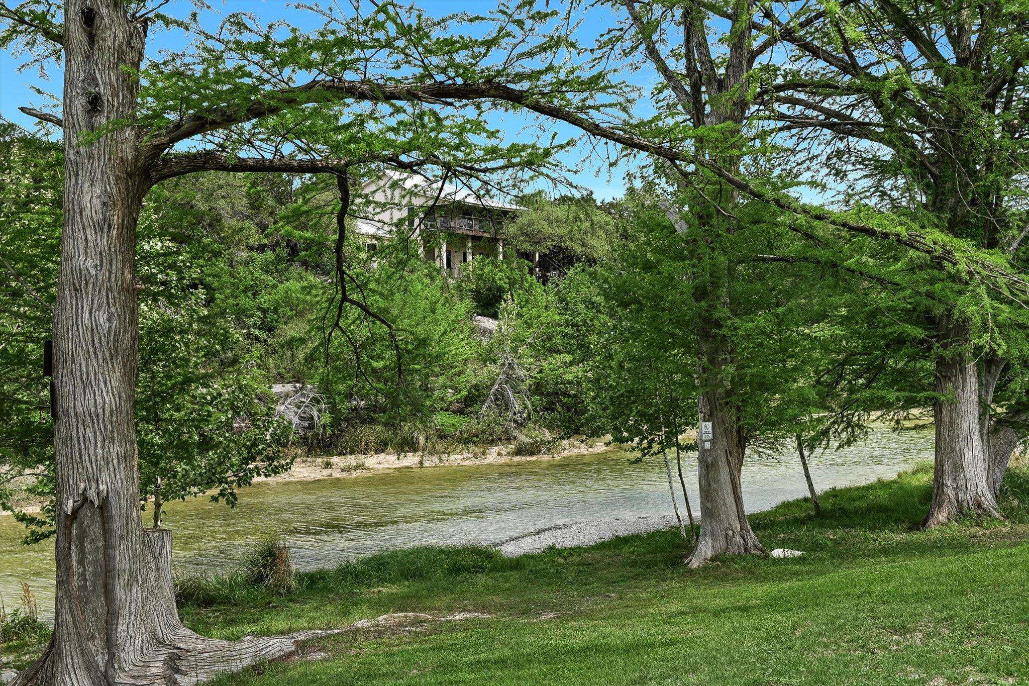 695 Sunset DR, Wimberley, TX 78676