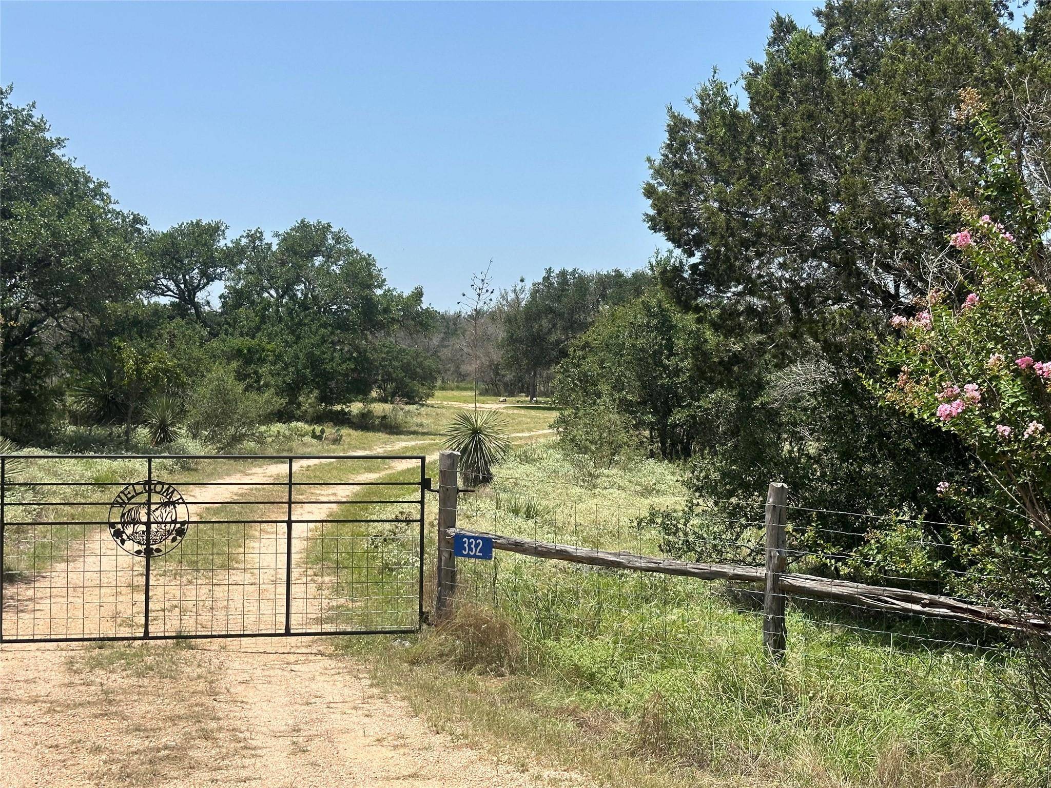 332 Turkey Dr RD, Dripping Springs, TX 78620
