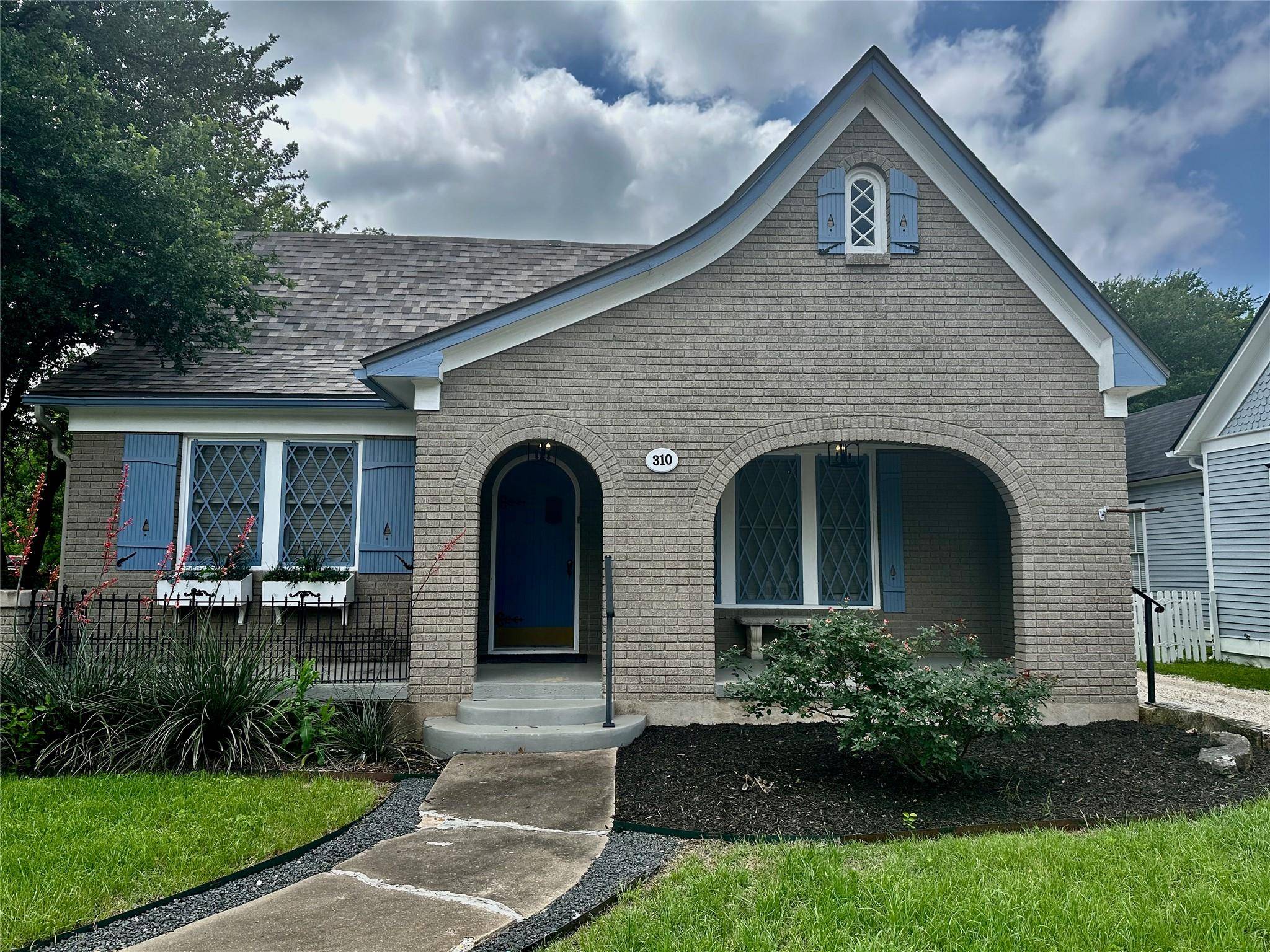 310 W University Ave #3, Georgetown, TX 78626