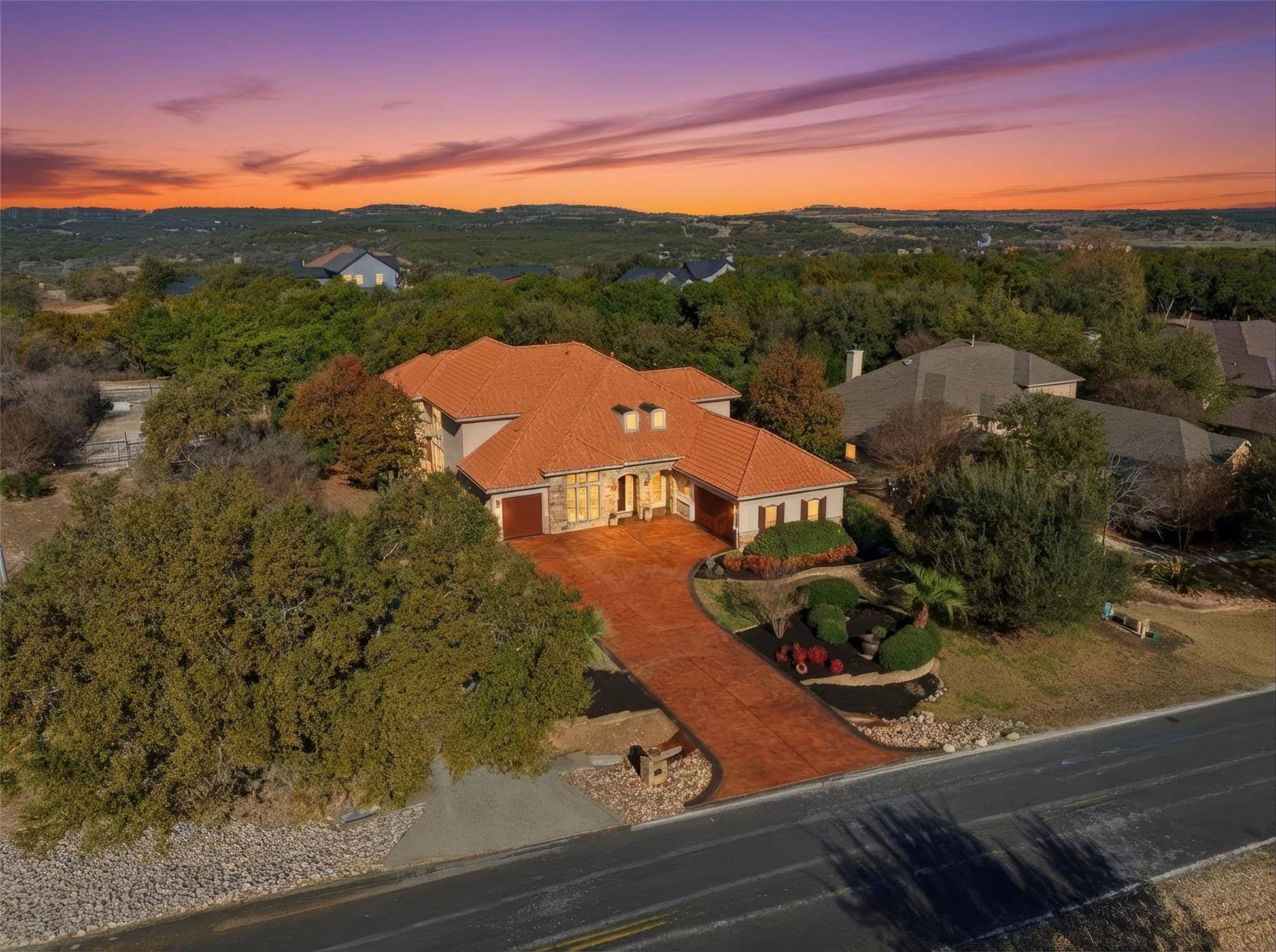 2312 Lakehurst RD, Spicewood, TX 78669