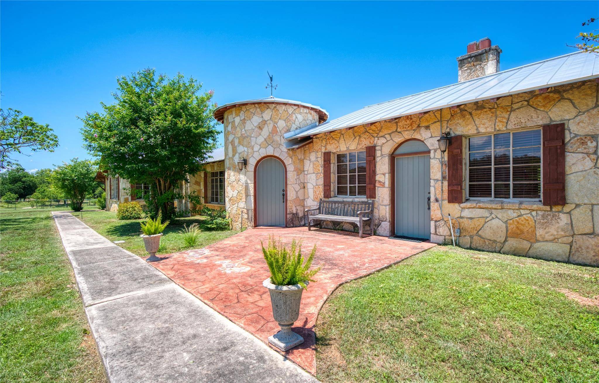 5322 State Hwy 16 N, Bandera, TX 78008