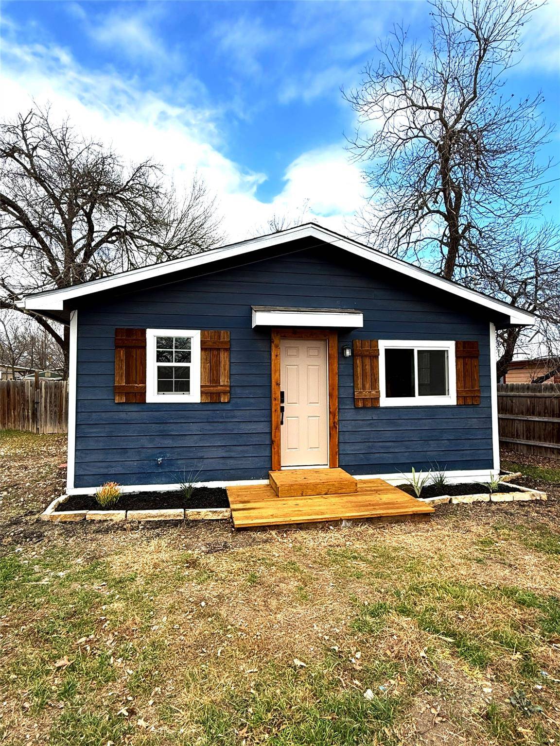 1848 W Bridge ST, New Braunfels, TX 78130