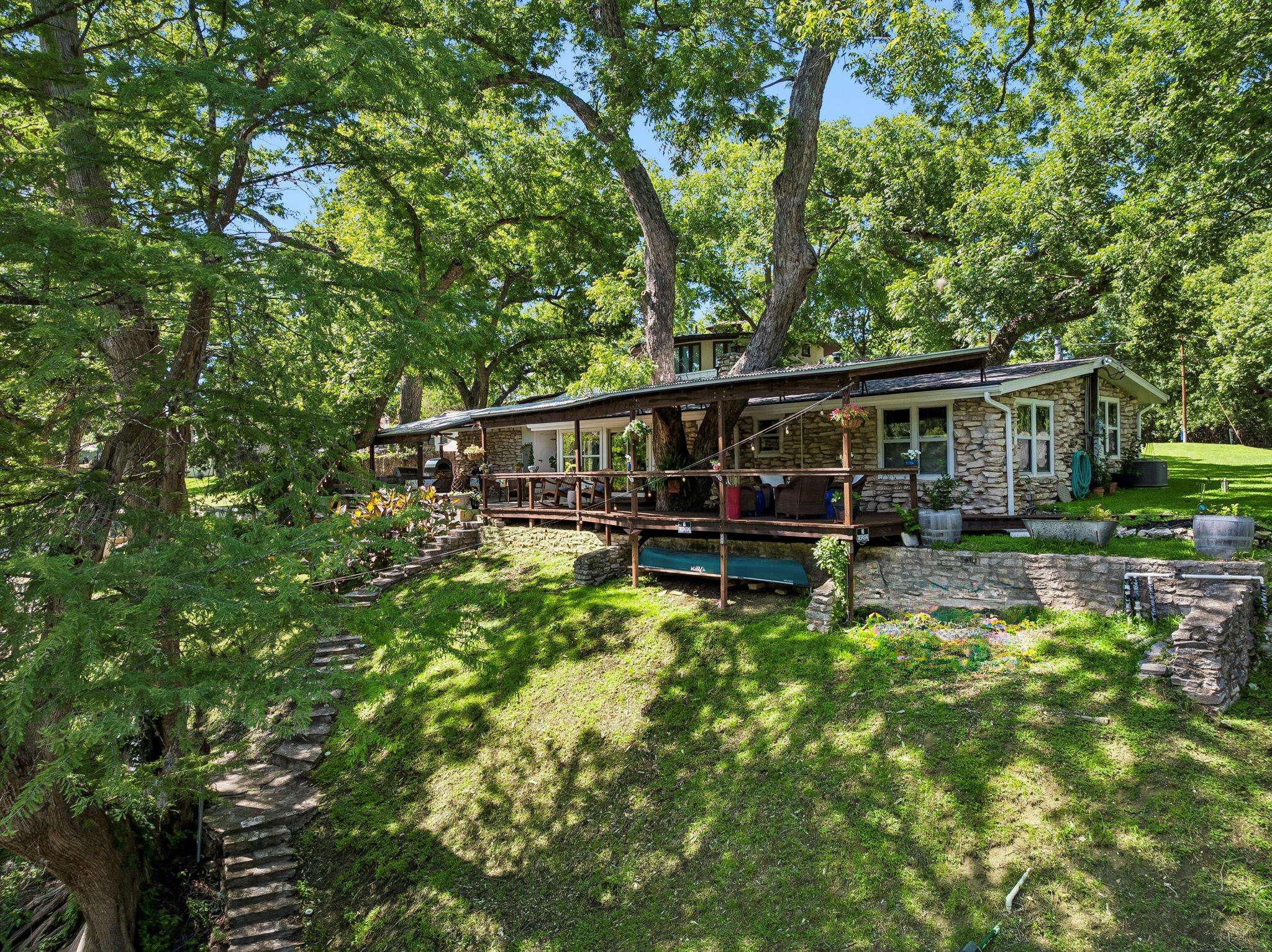 1520 Rocky River RD, Canyon Lake, TX 78133